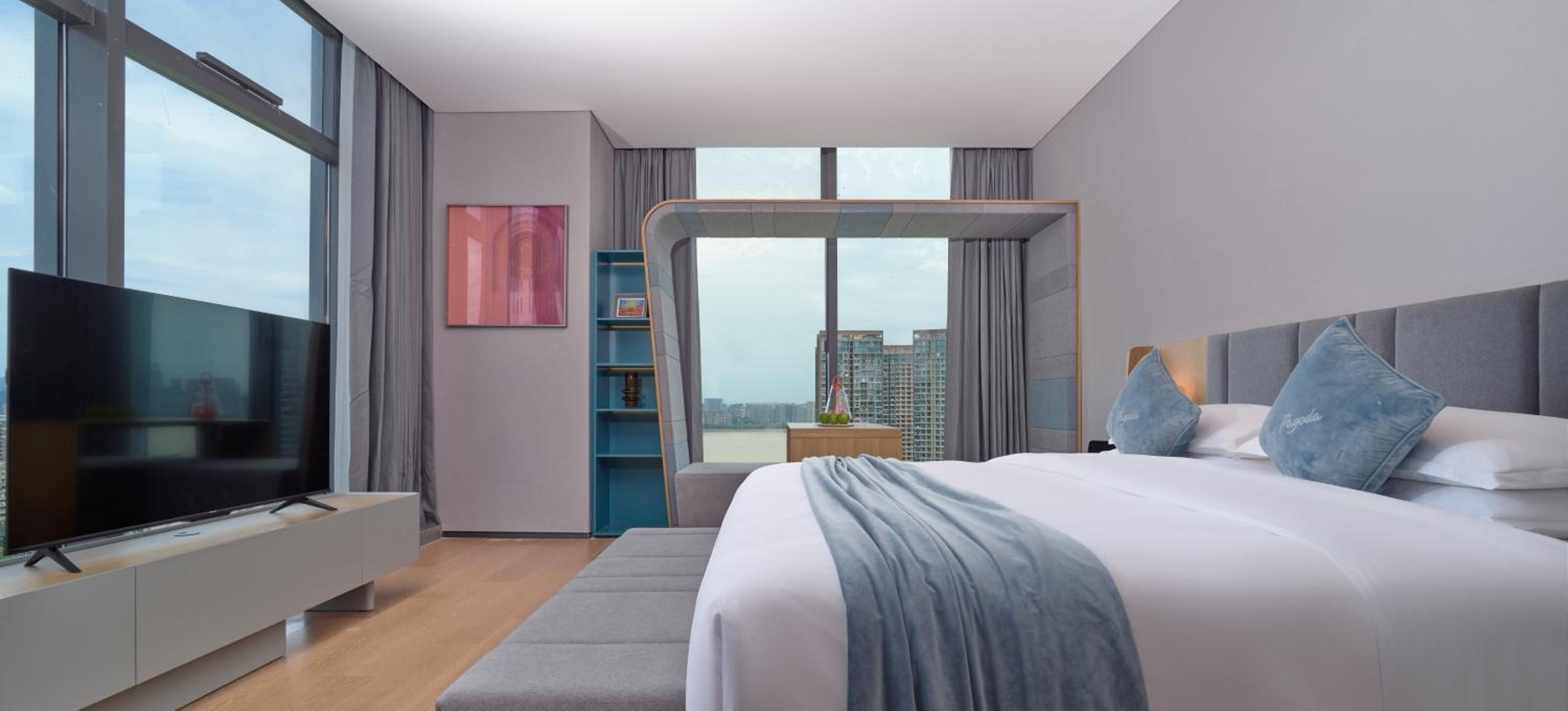 Executive Queen Room, River-View