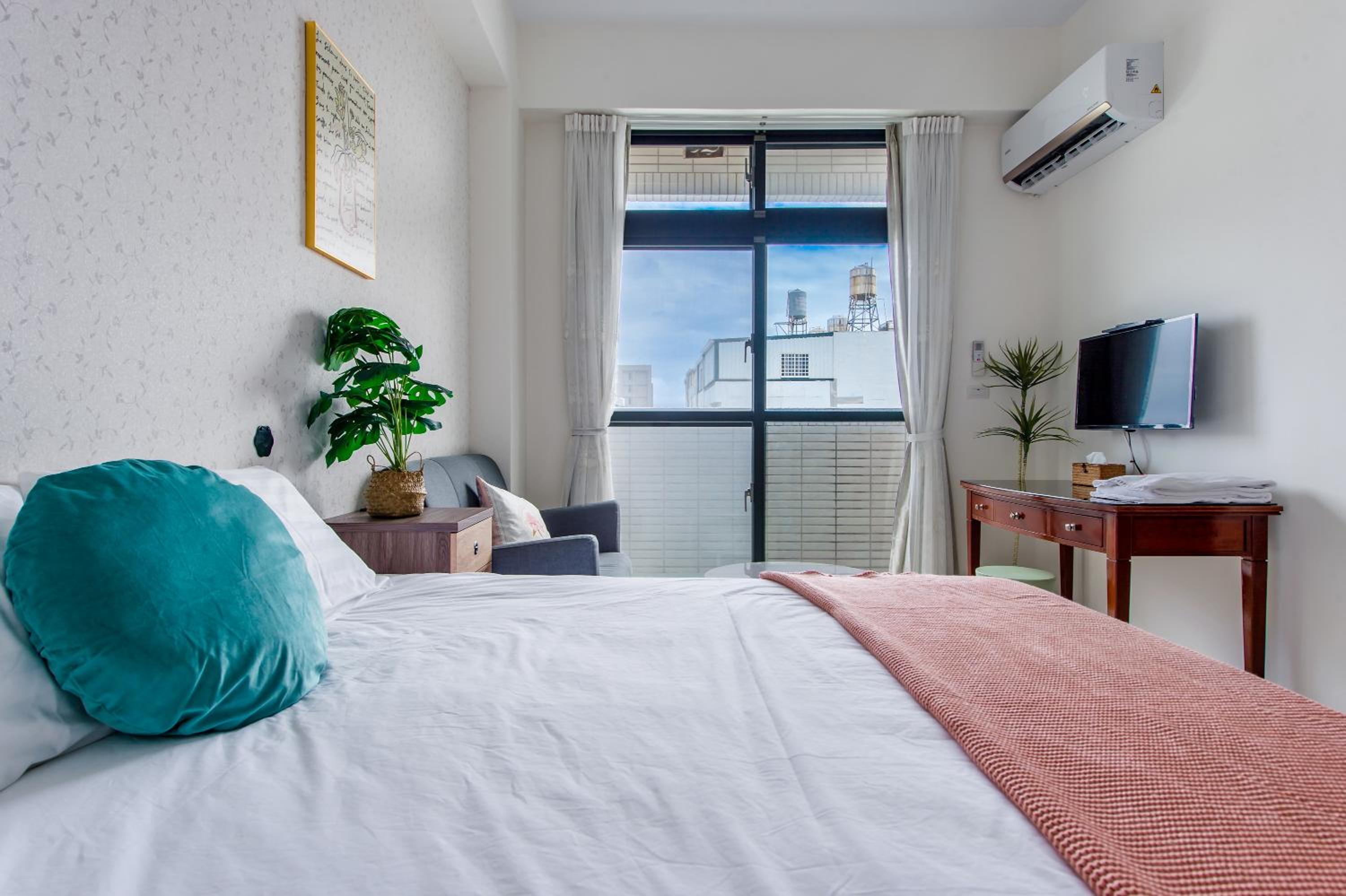 Deluxe Double Room With Balcony photo 2