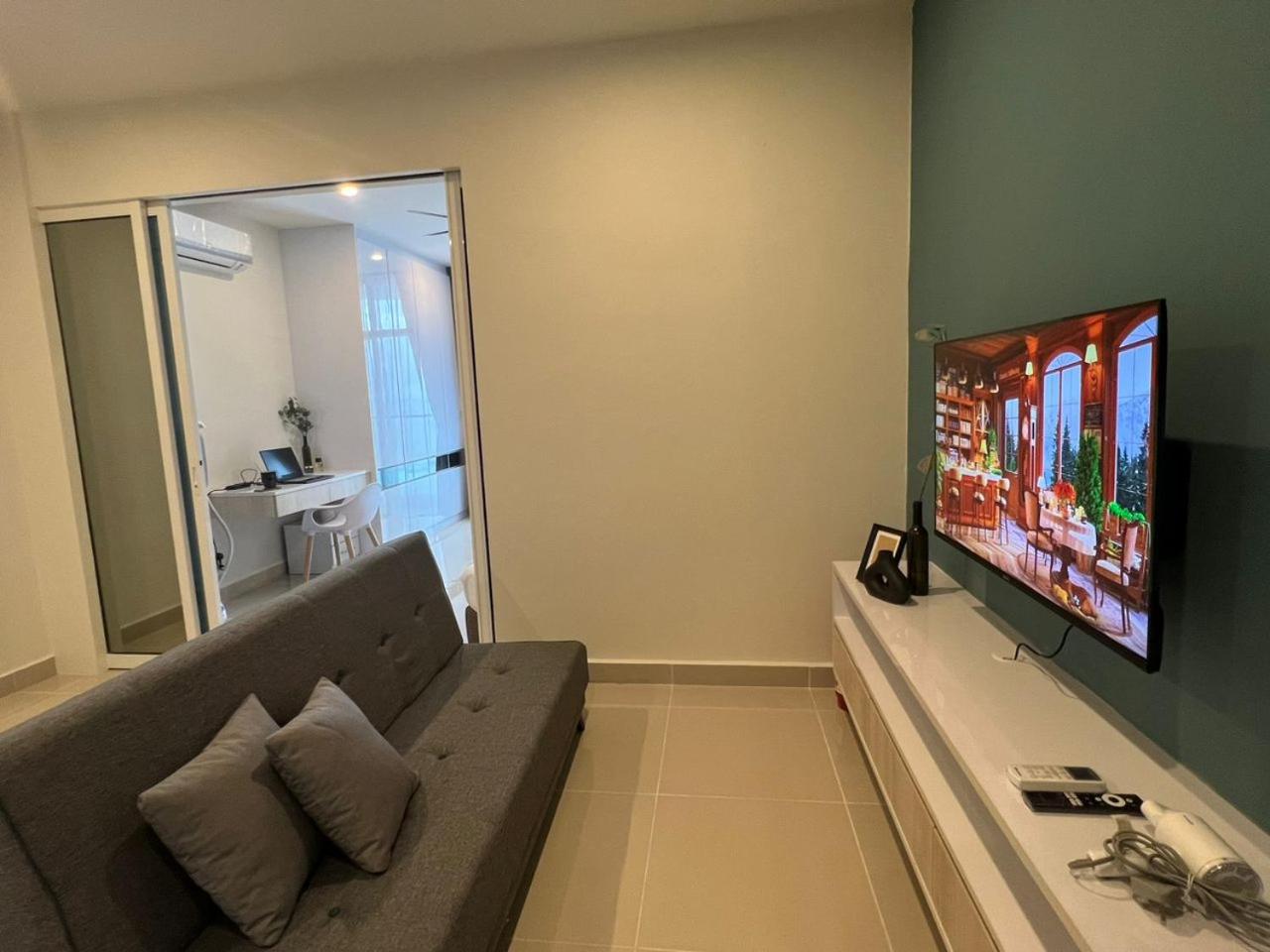 Studio Apartment with Sea View photo 2