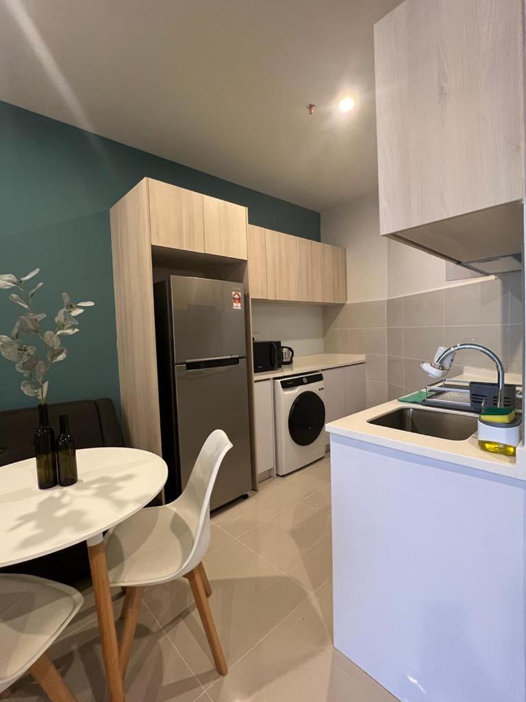 Studio Apartment photo 1