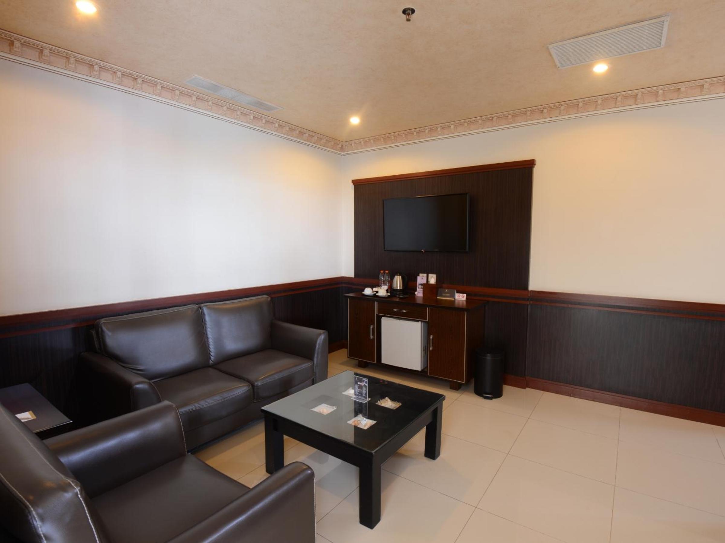 Corner Suite photo 3