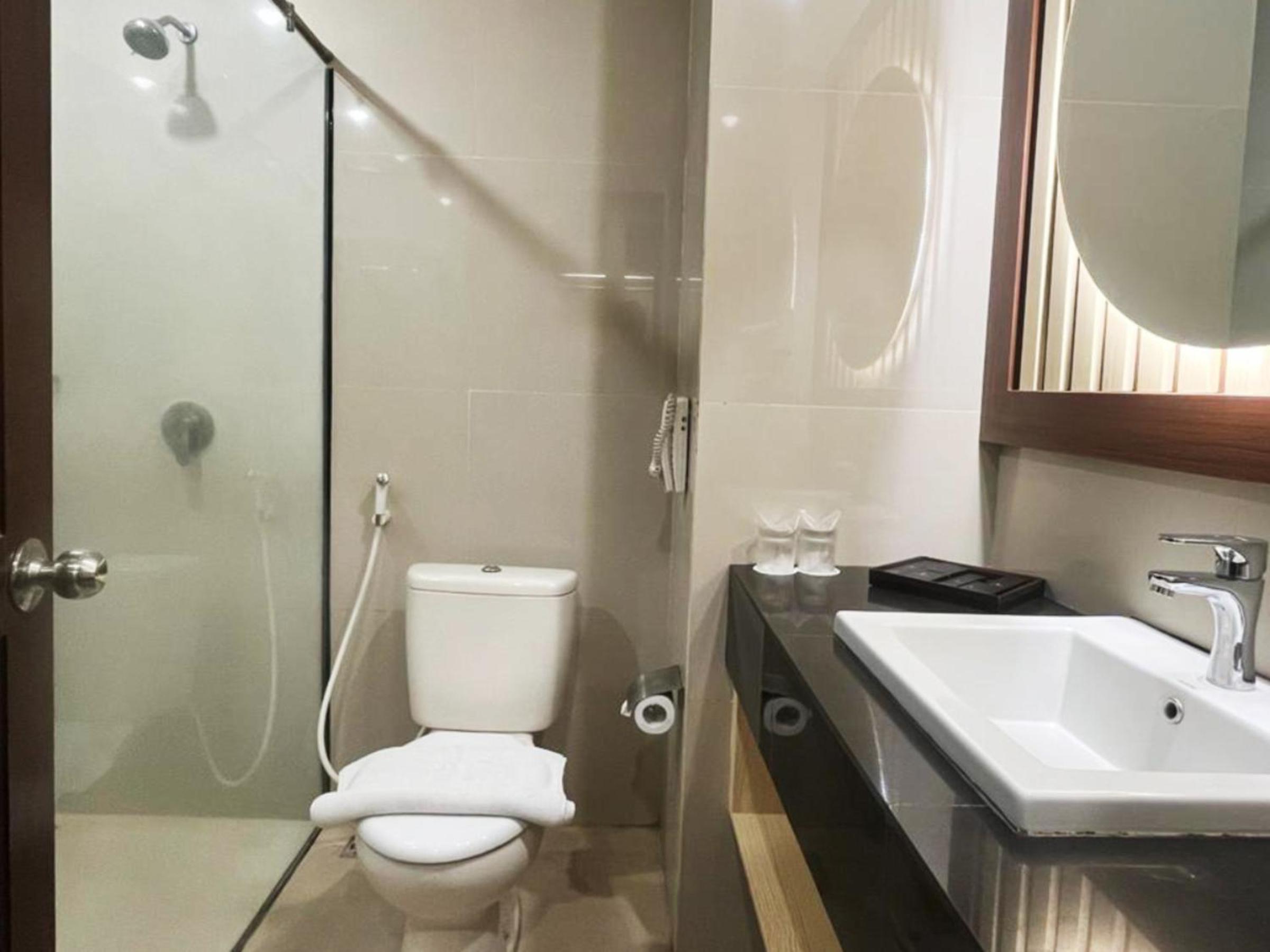 Deluxe Double Room - No View photo 2