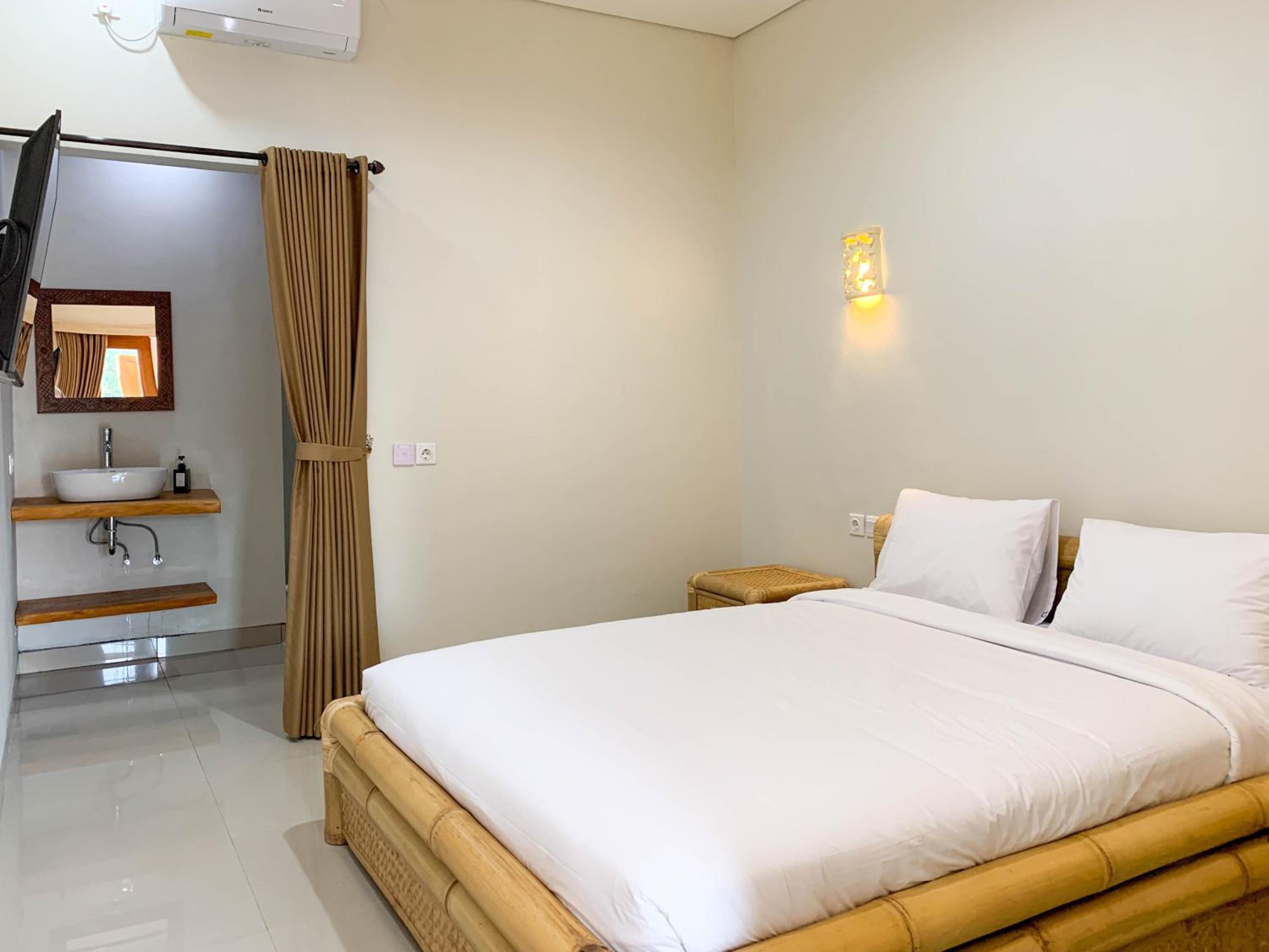 Deluxe Double Room - Photo 25