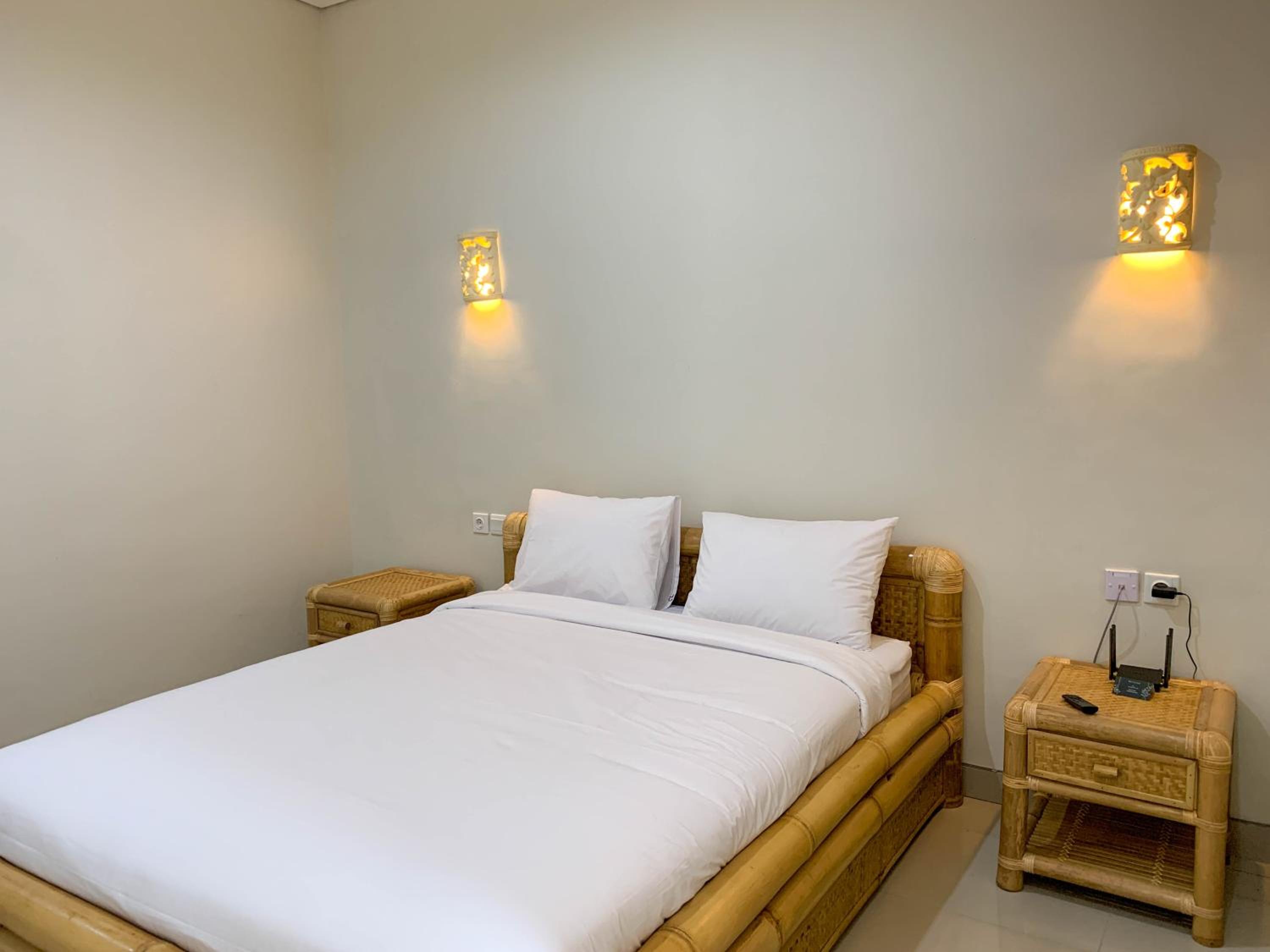 Deluxe Double Room - Photo 23