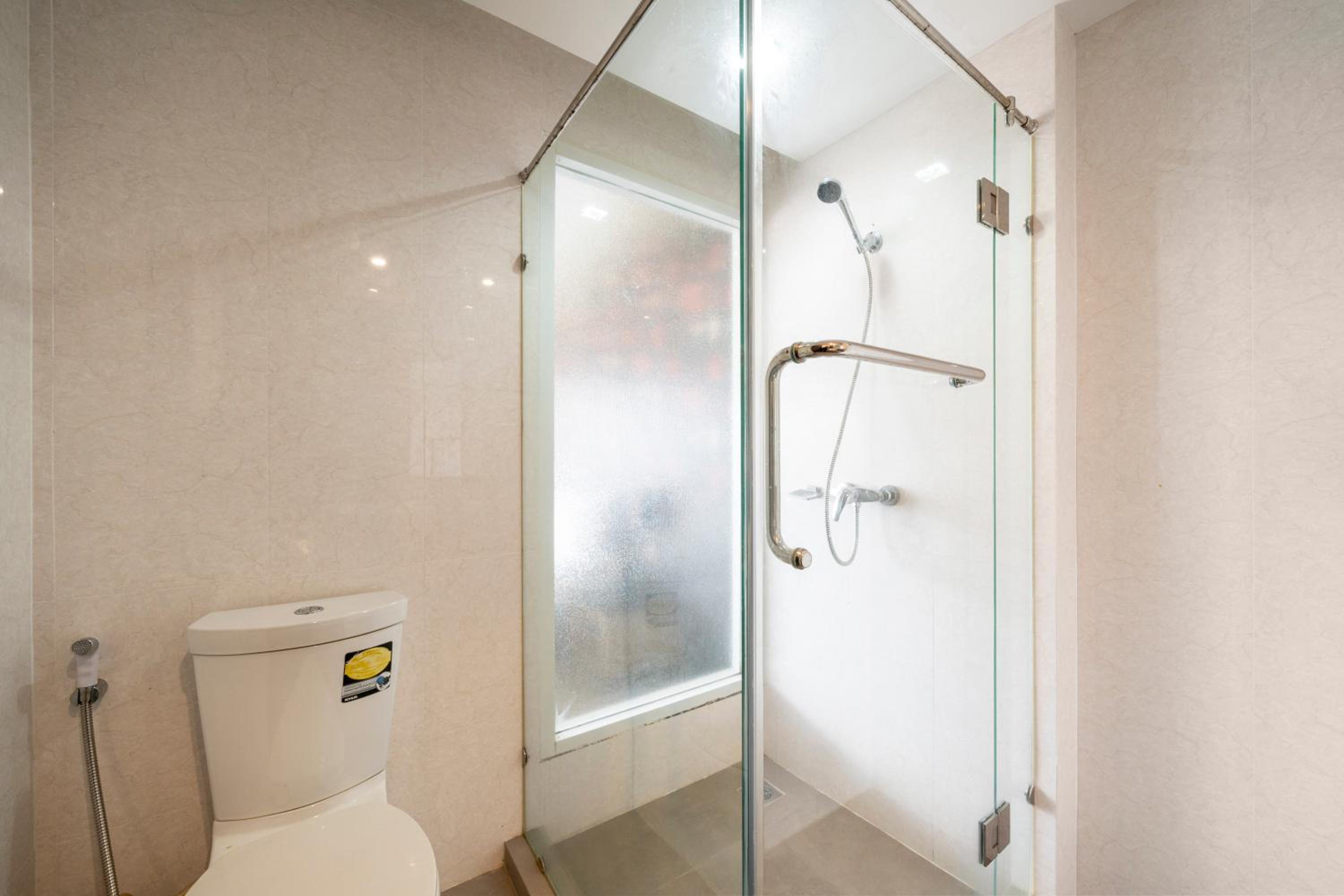 Superior Room with City View - Photo 2