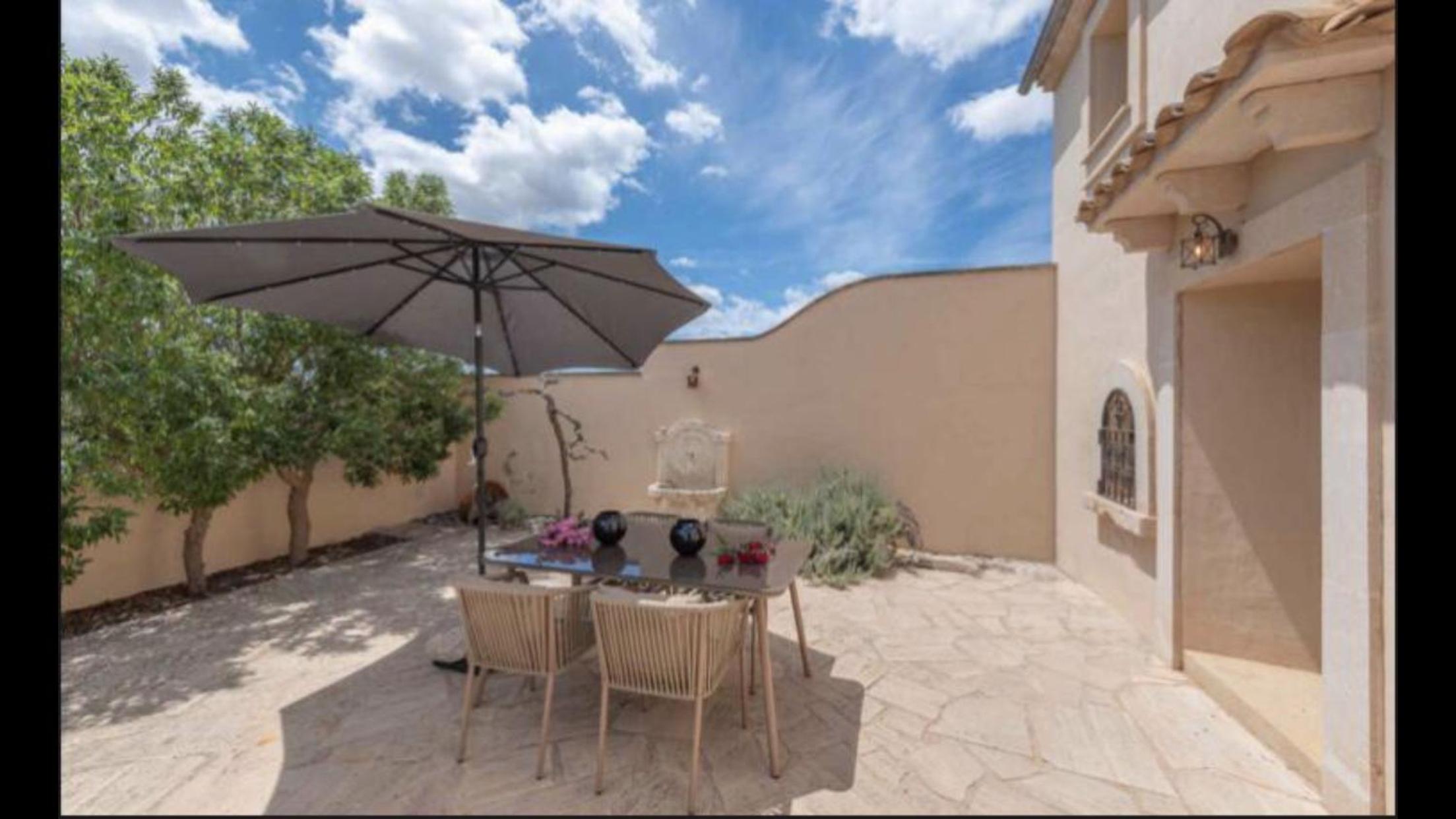 Villa photo 3