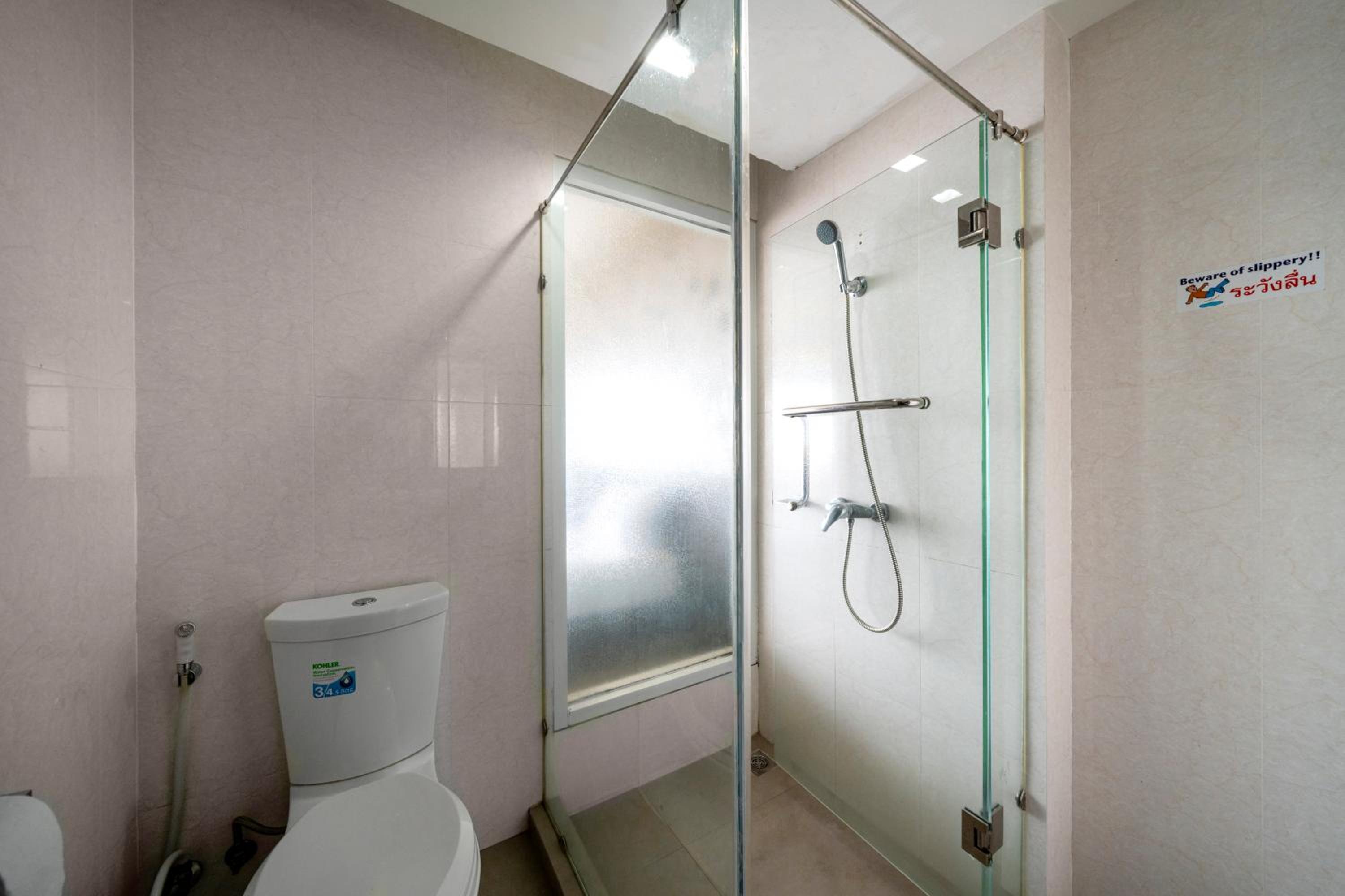 Superior Room with City View - Photo 3