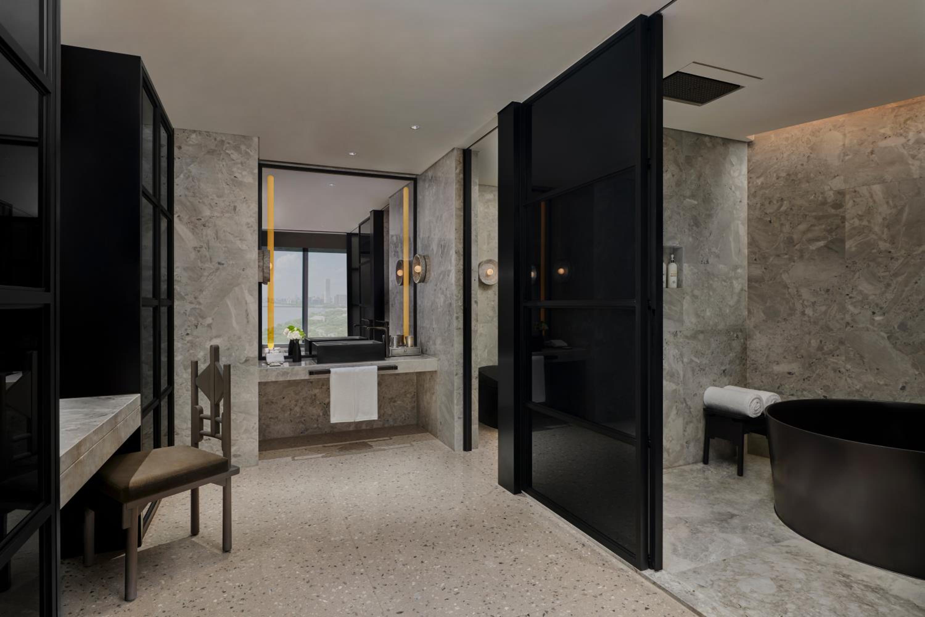 Chez Chloe Suite