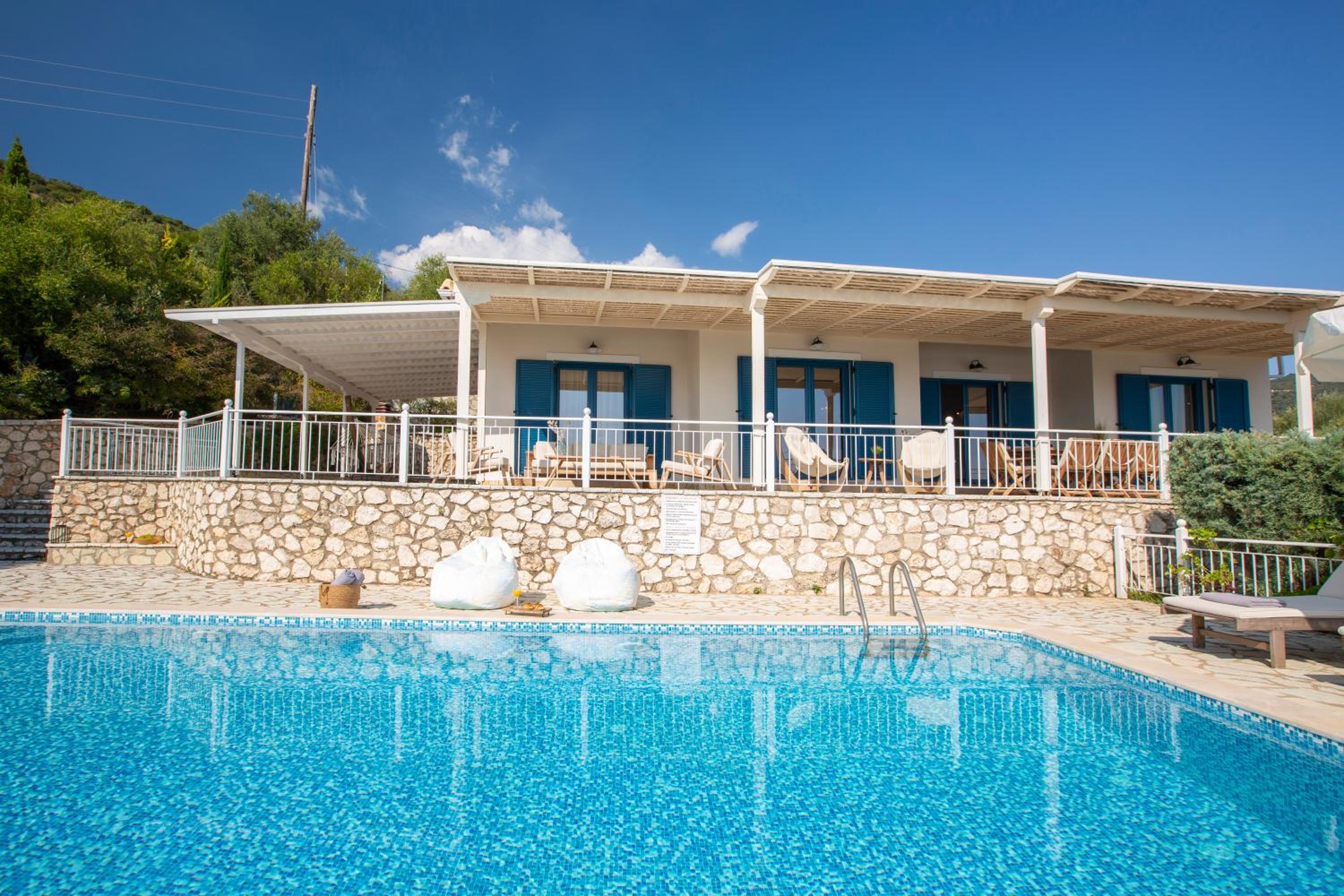 Three-Bedroom Villa photo 2