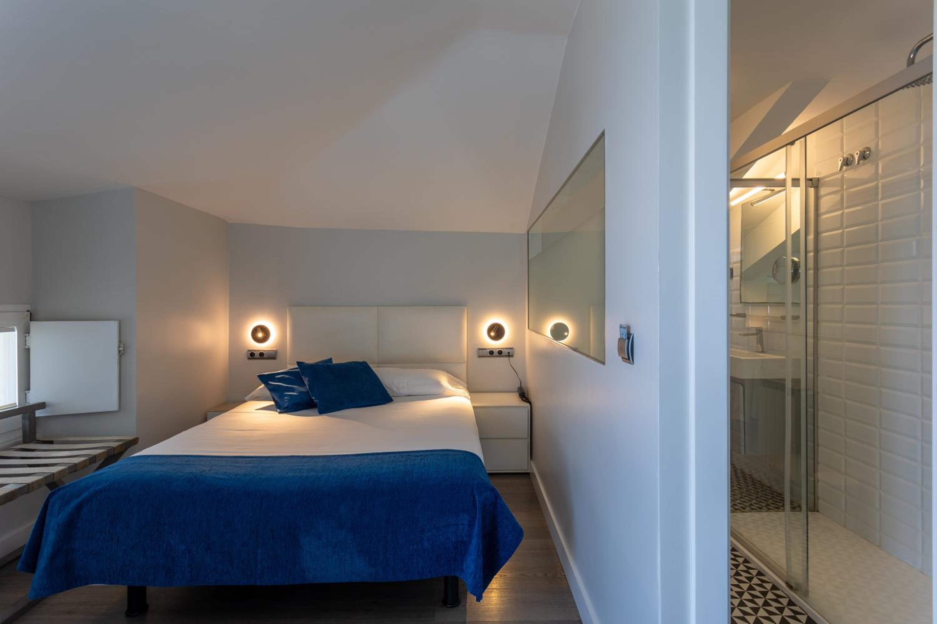 Double Room - Photo 3