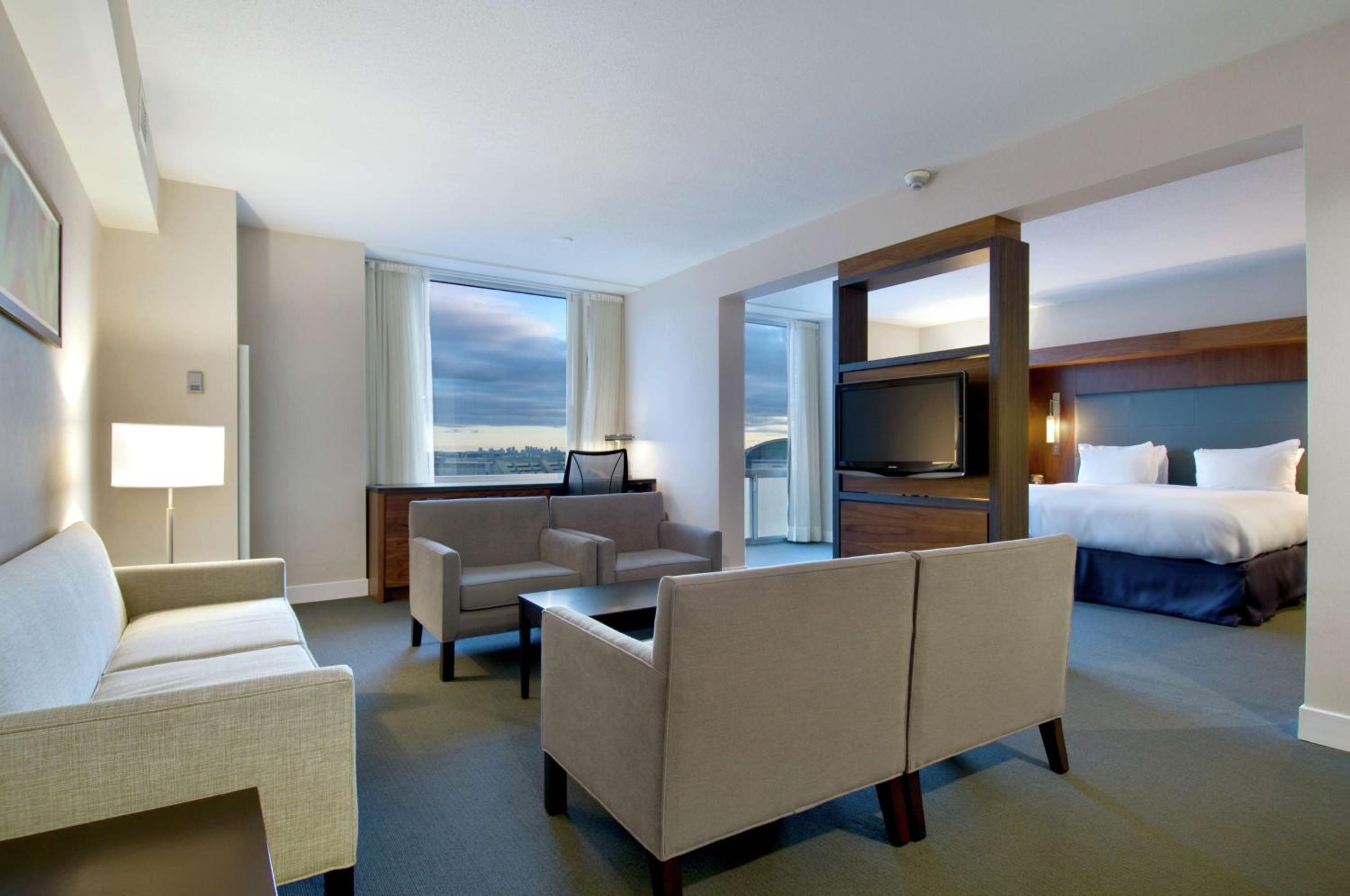 Deluxe King Suite - Photo 1