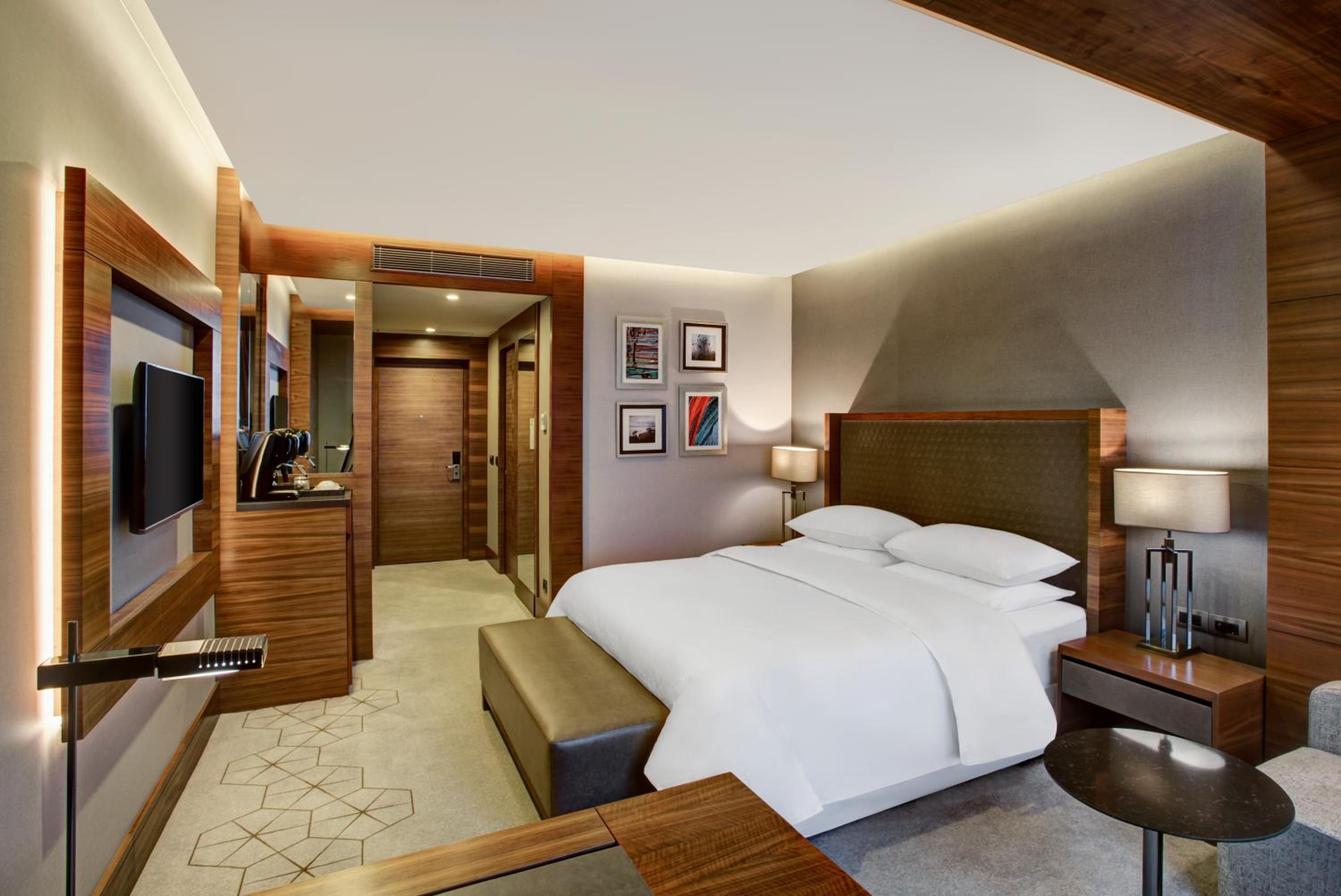 Deluxe Room with King Size Bed - Sea View