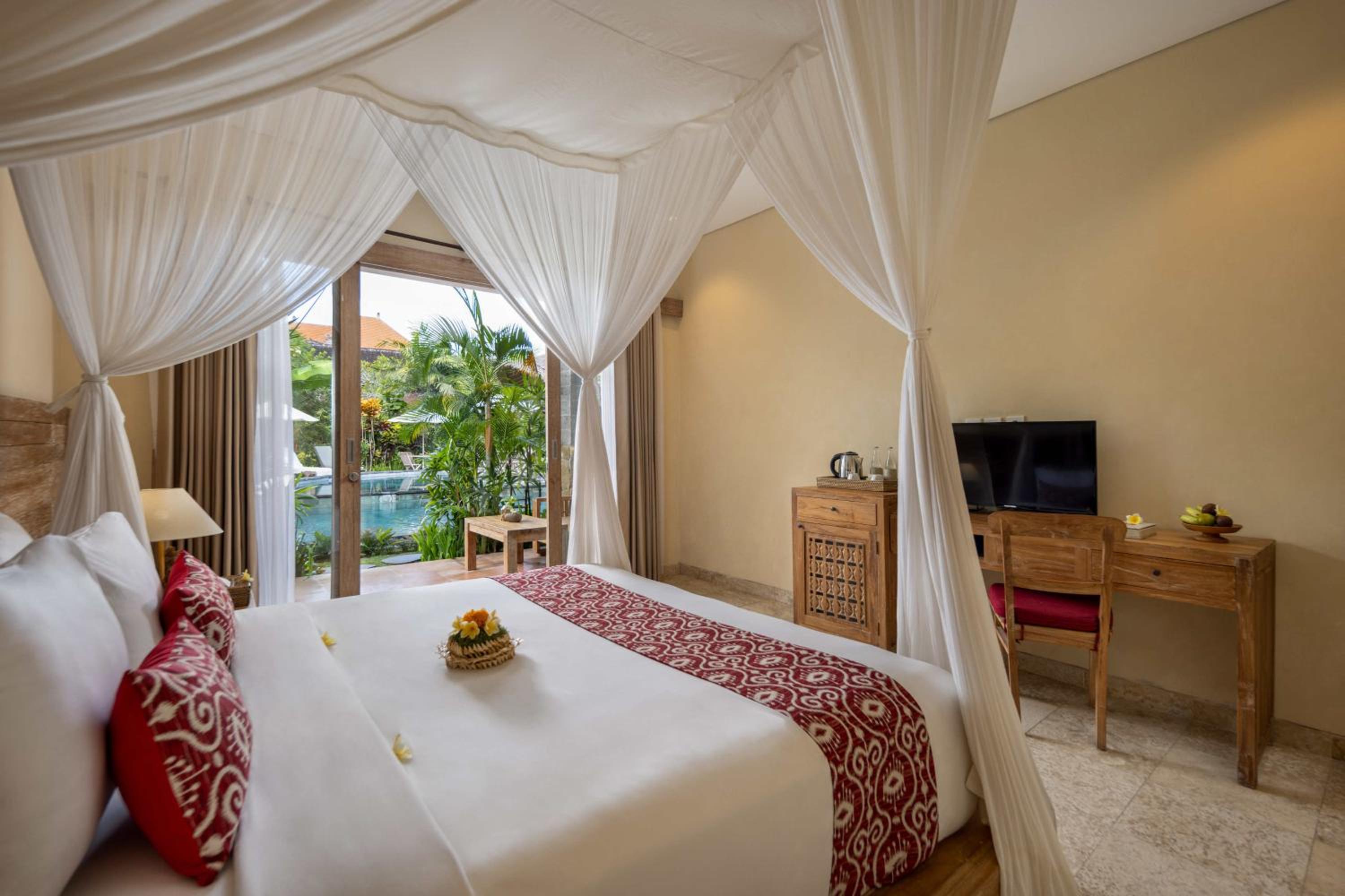 Suite with Pool Access