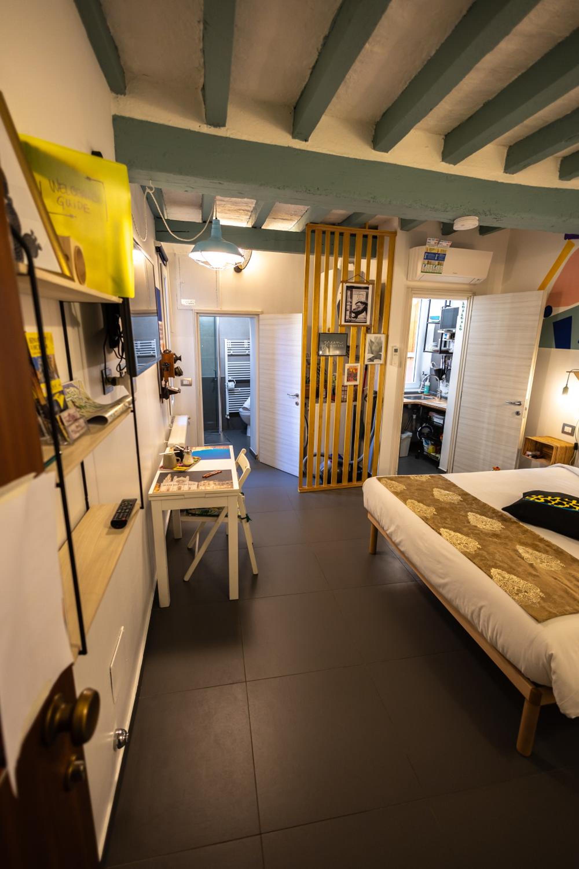 Standard Studio - Photo 20