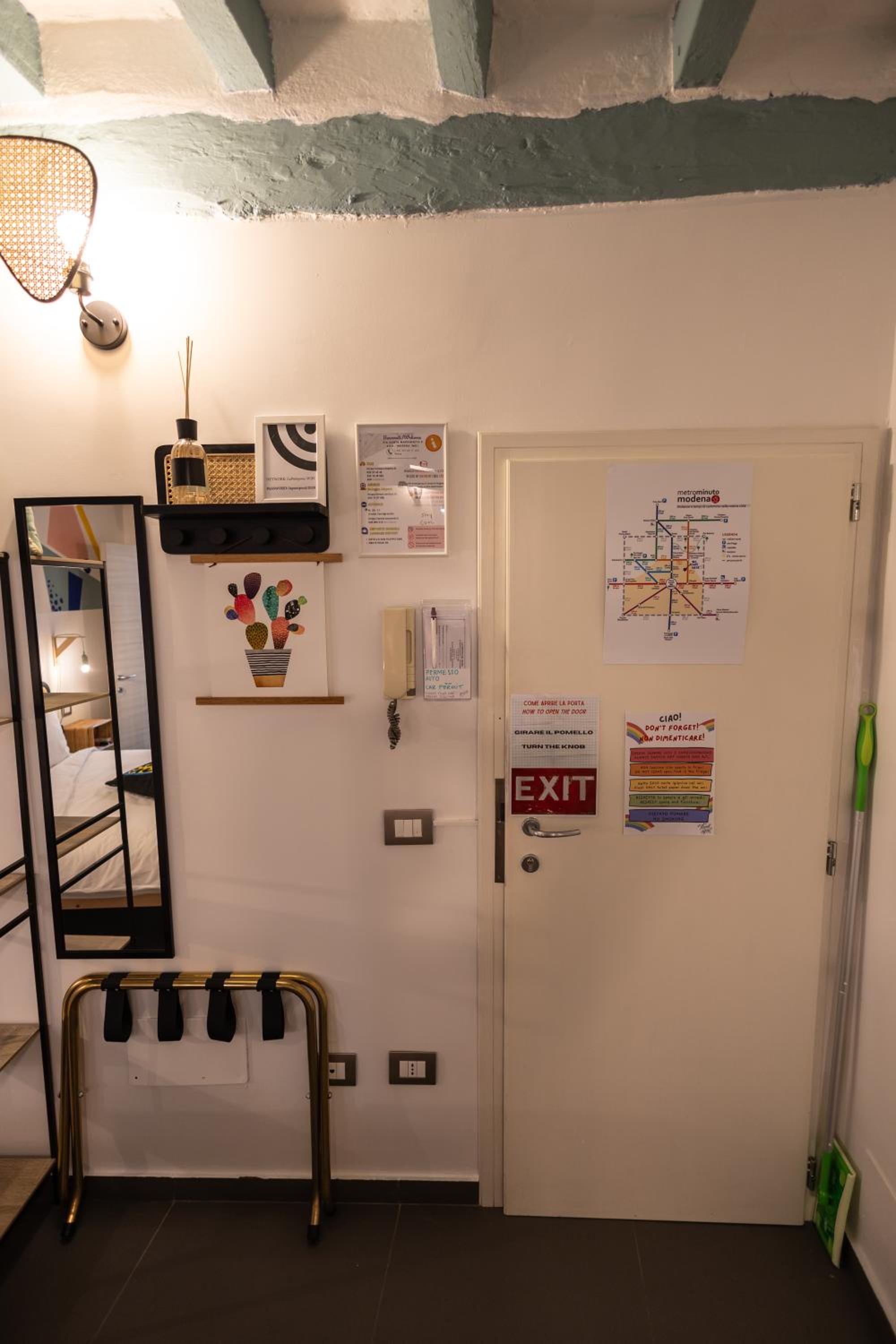 Standard Studio - Photo 18