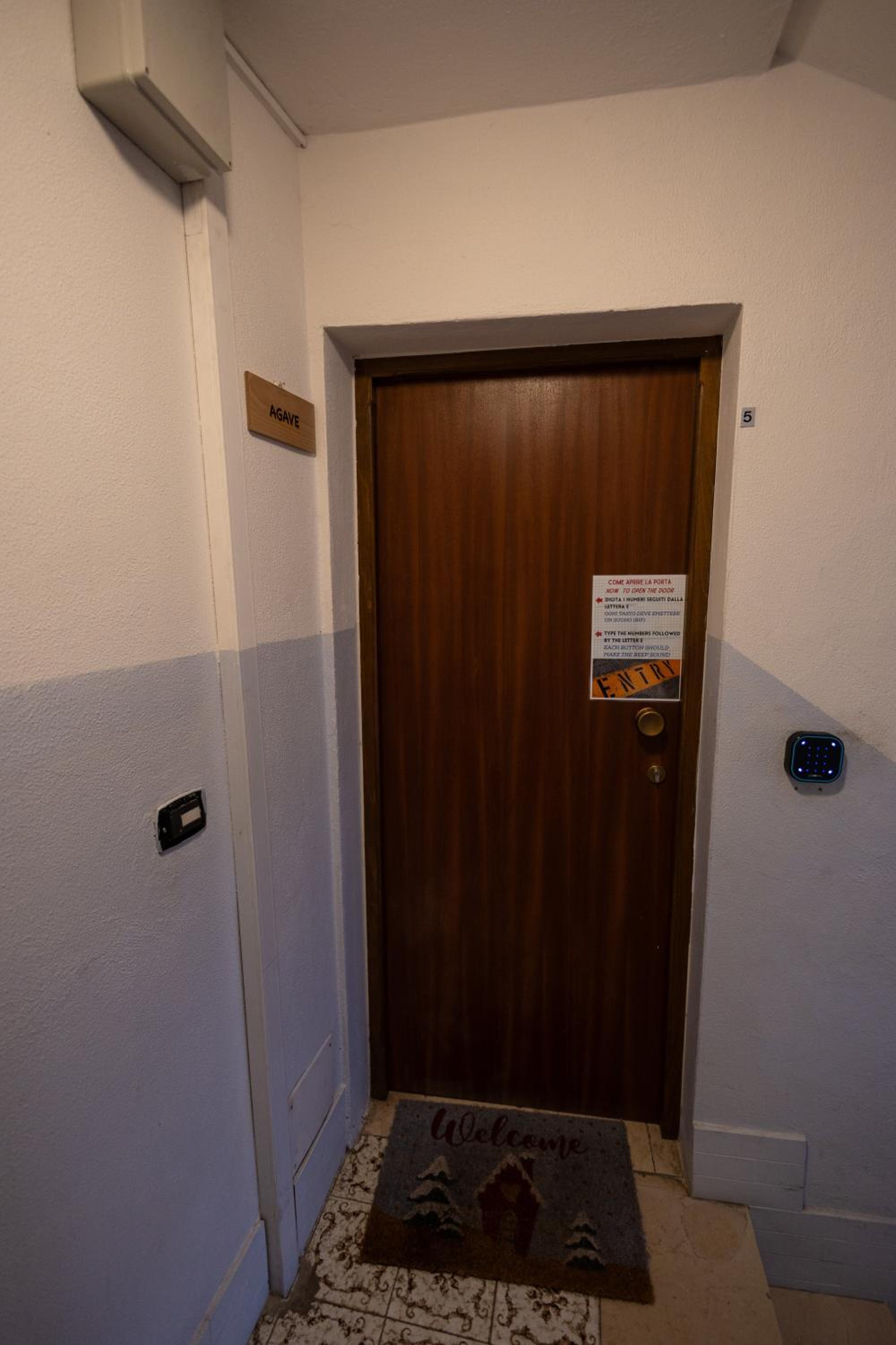 Standard Studio - Photo 8