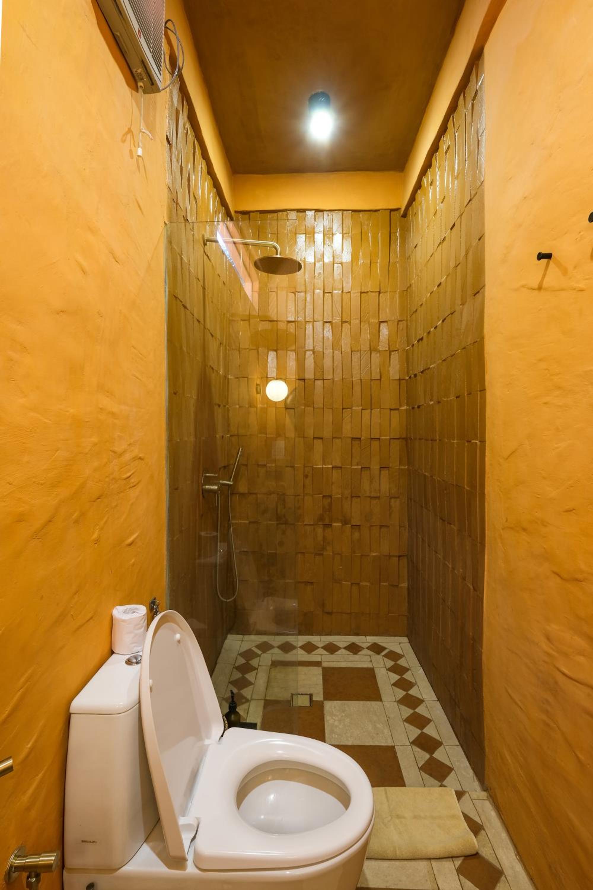 Two-Bedroom Villa - Photo 15