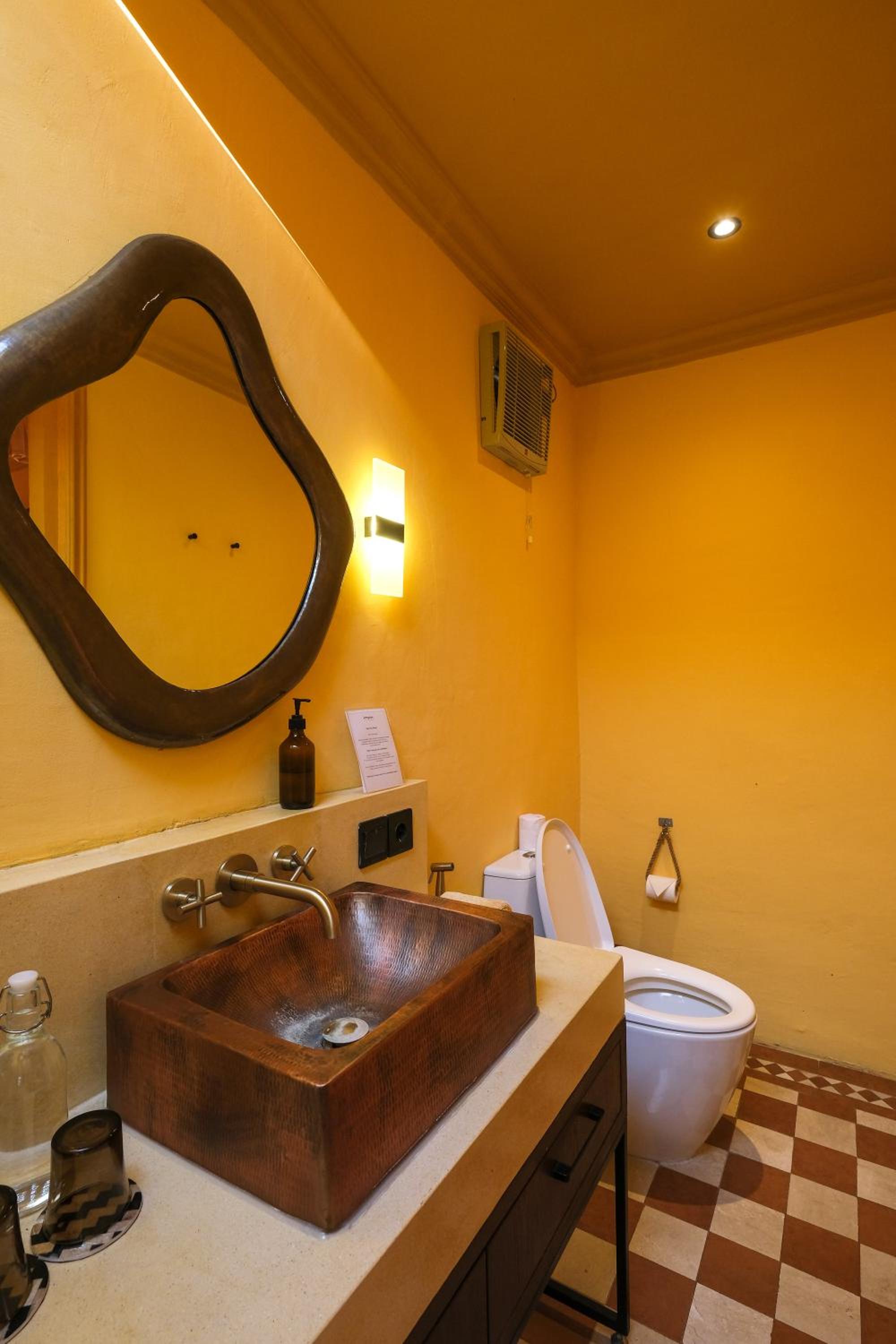 One-Bedroom Suite - Photo 13
