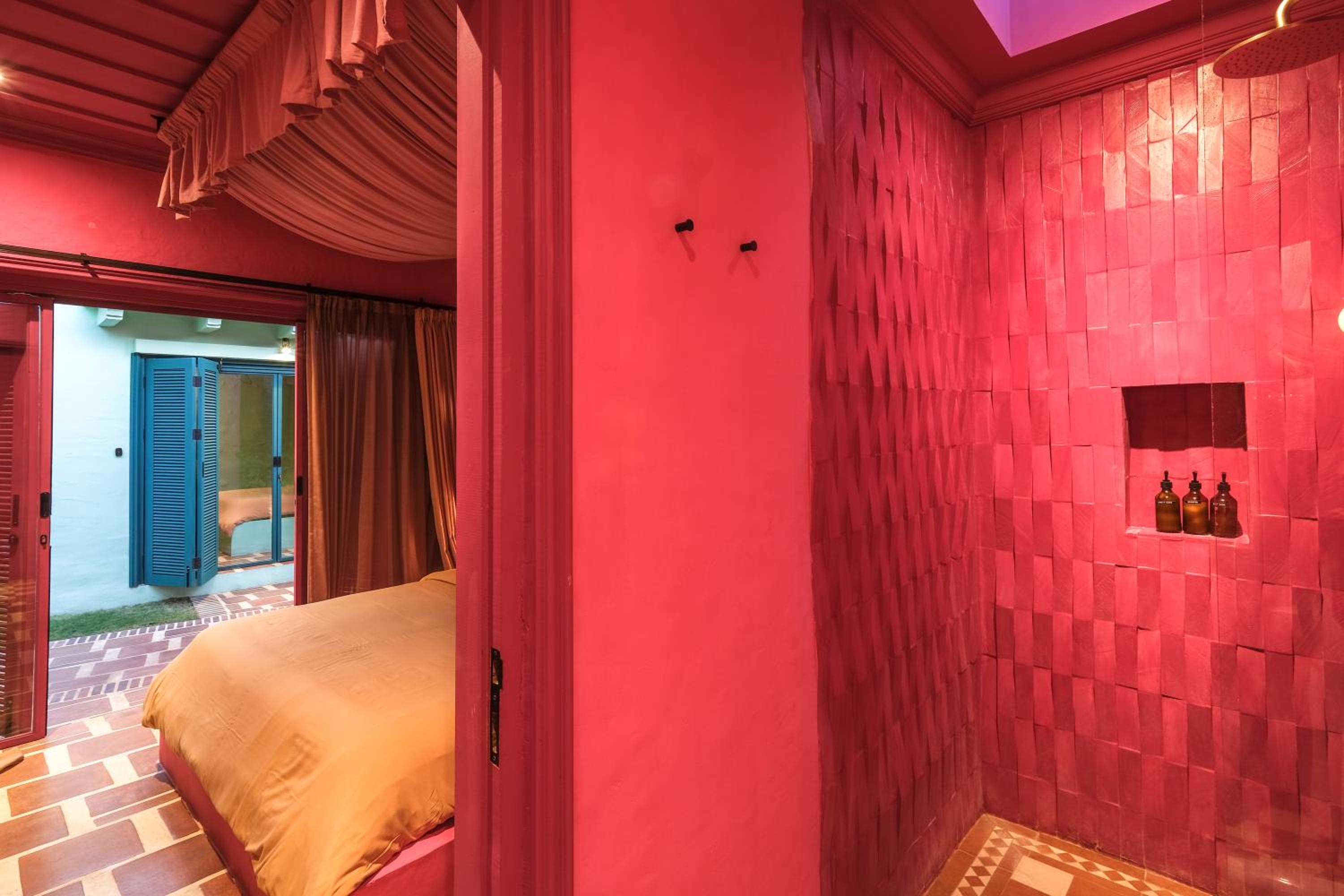 One-Bedroom Suite - Photo 8