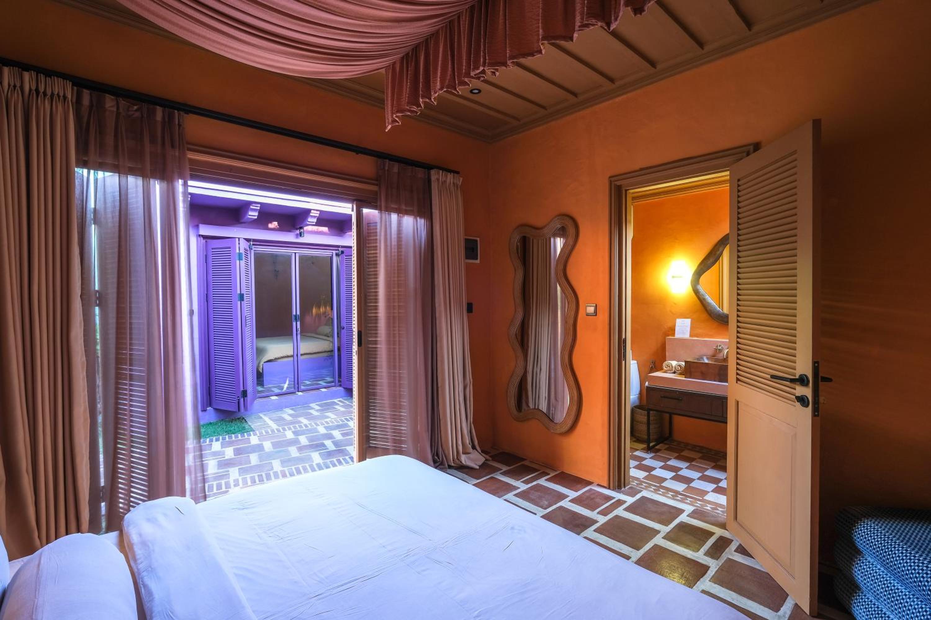 One-Bedroom Suite - Photo 2