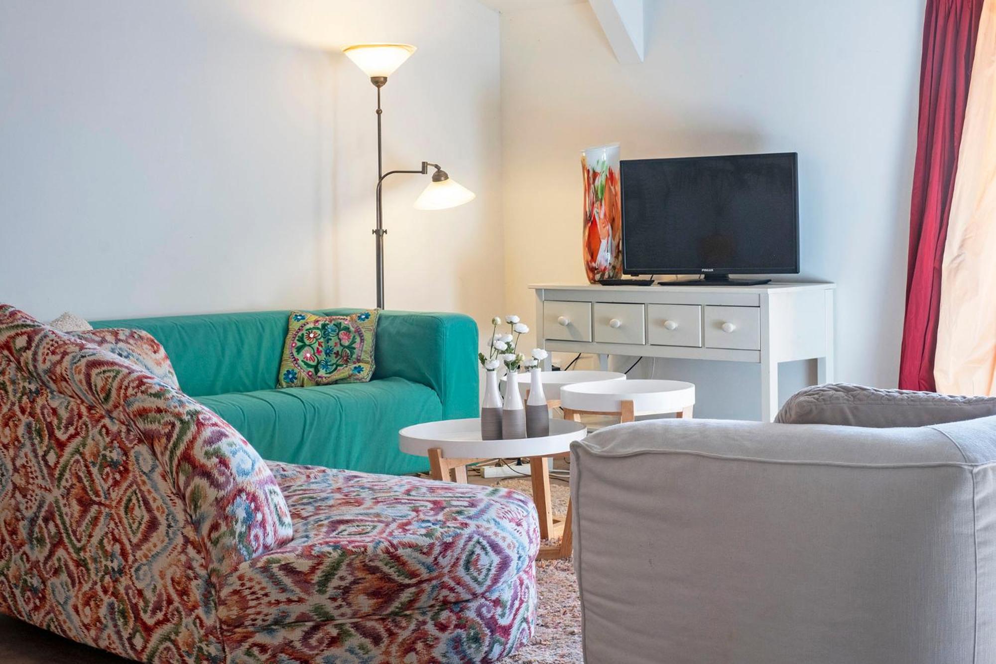 One-Bedroom Apartment - Photo 1