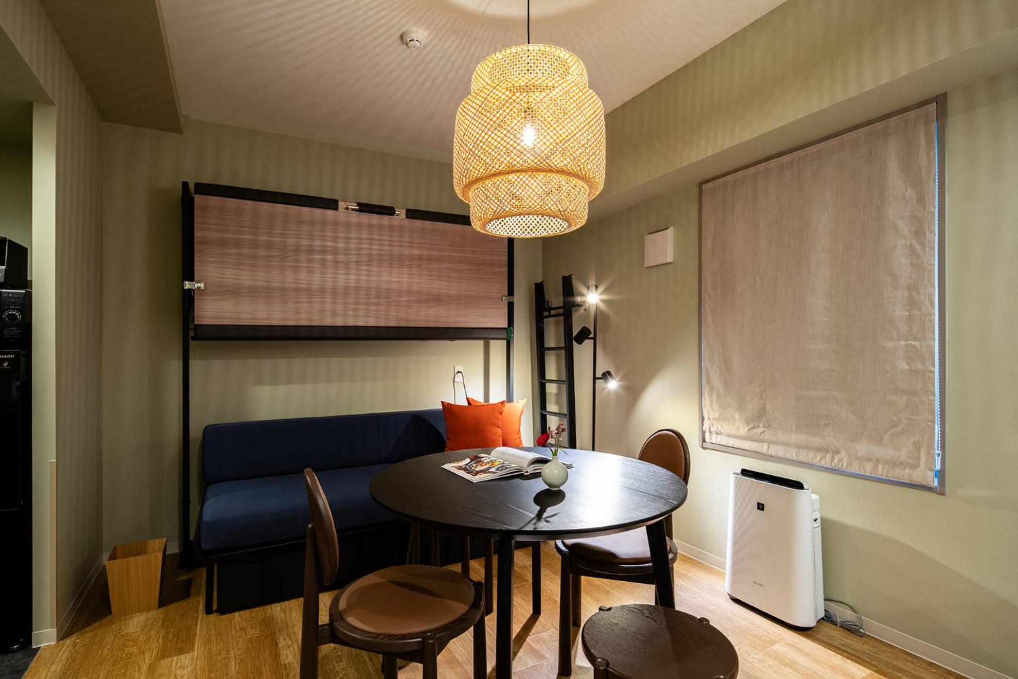 Deluxe Studio Apartment photo 2