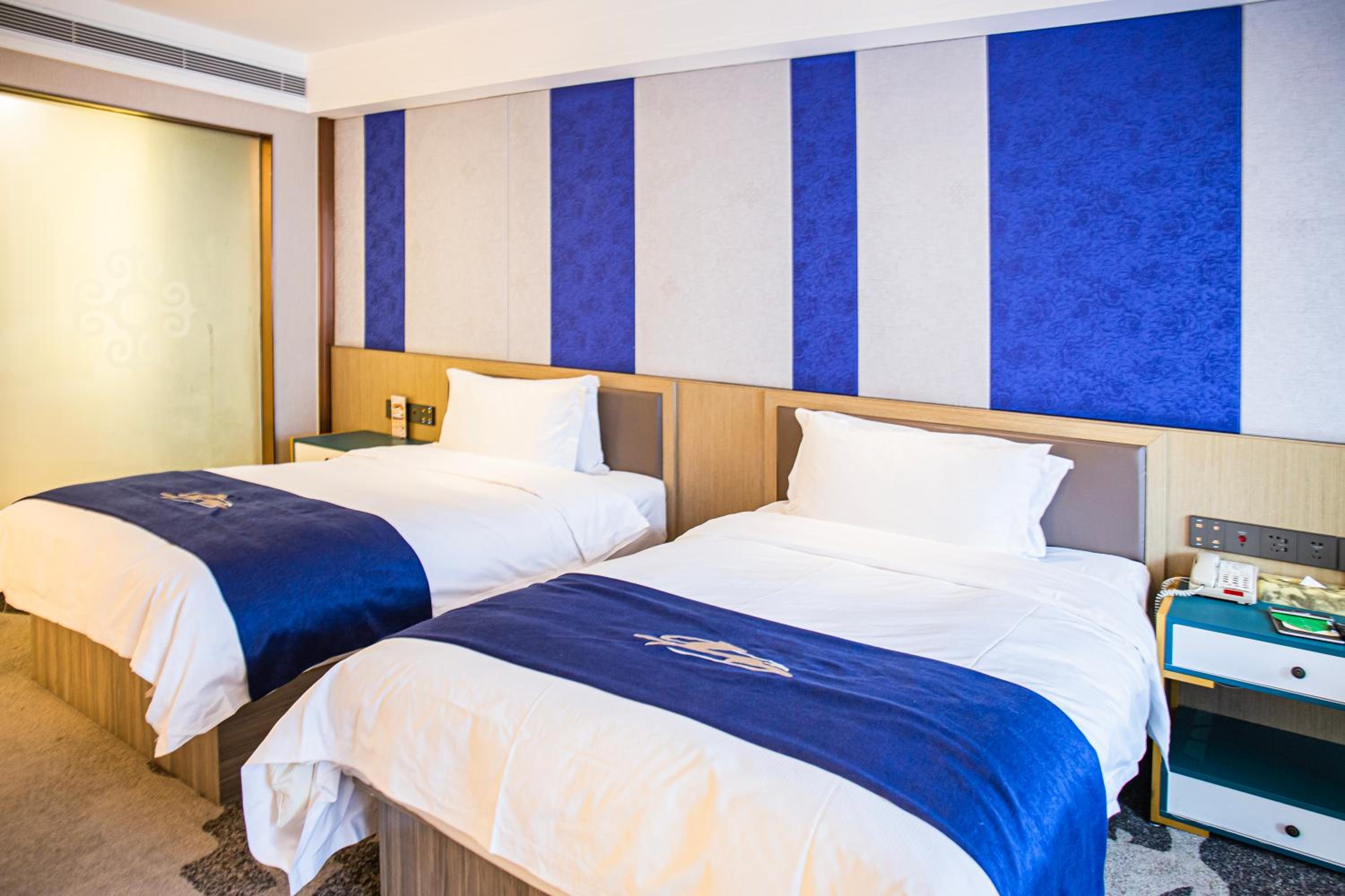 Deluxe Double or Twin Room - Photo 5