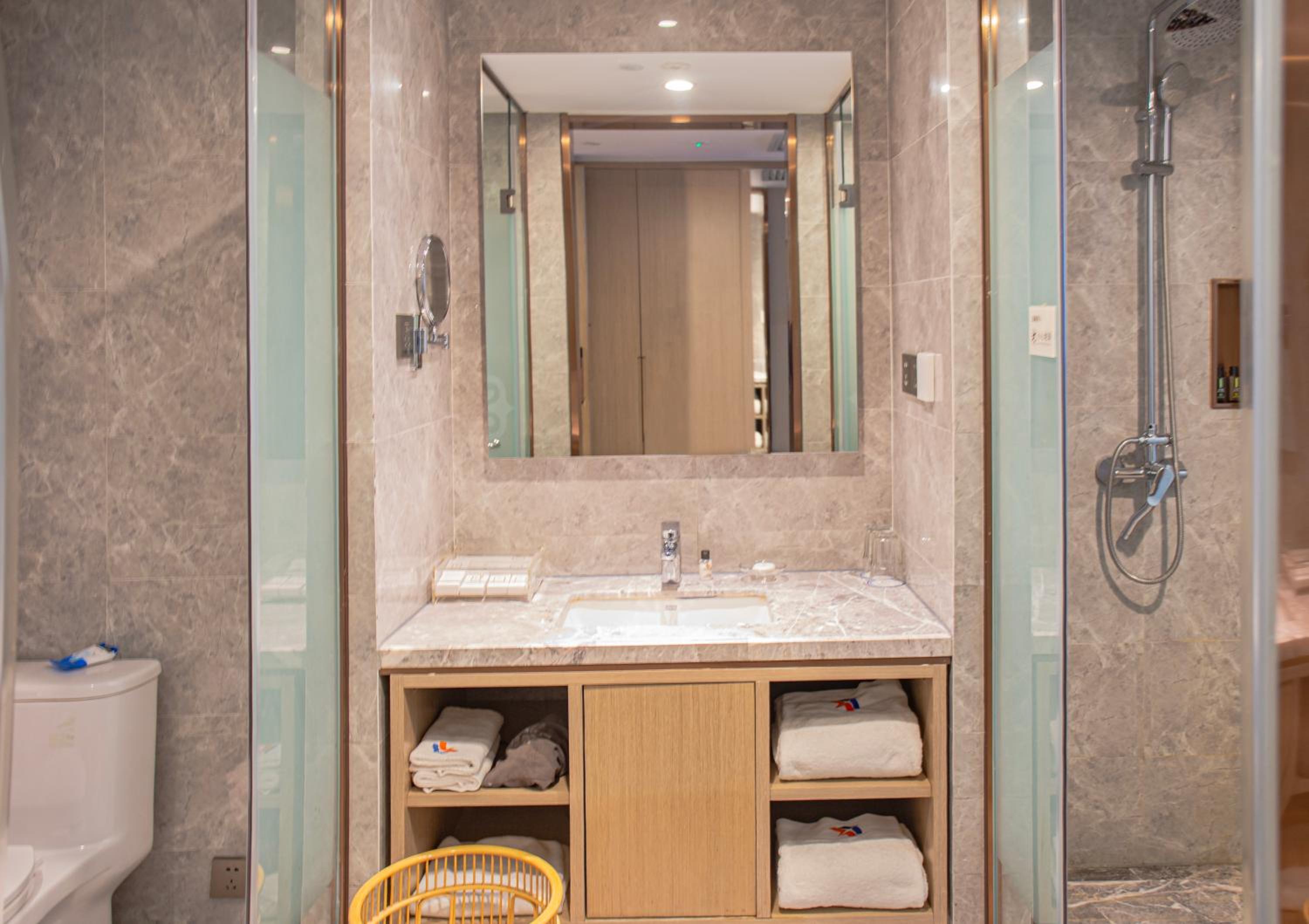 Deluxe Double or Twin Room - Photo 2