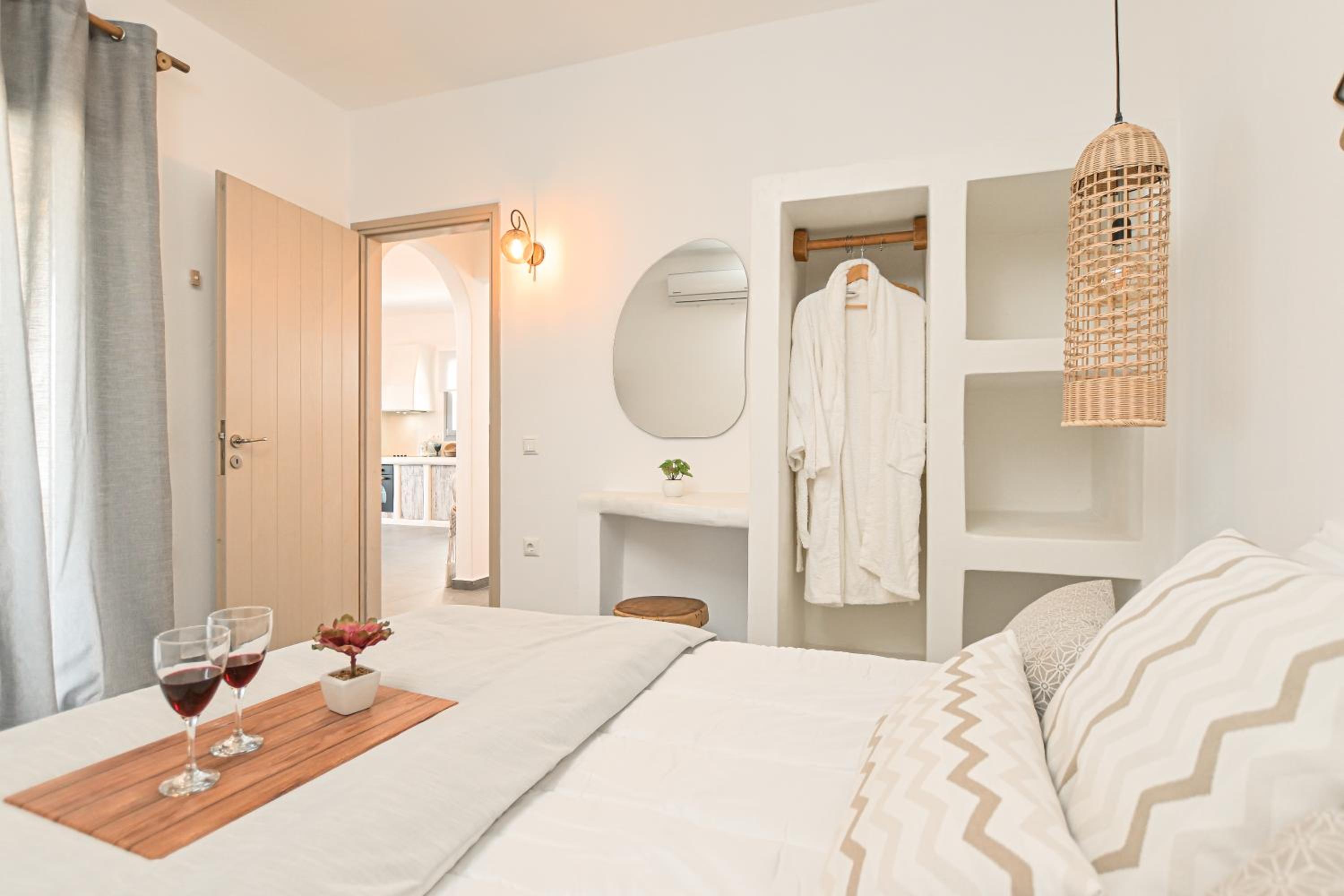 V1 - Four Bedroom Deluxe Villa with Sea View and Private Pool