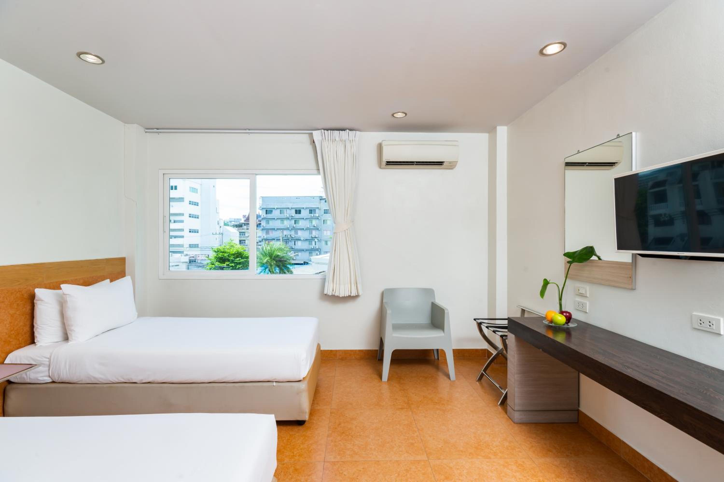 Standard Twin Room No balcony & No Elevator - Photo 1