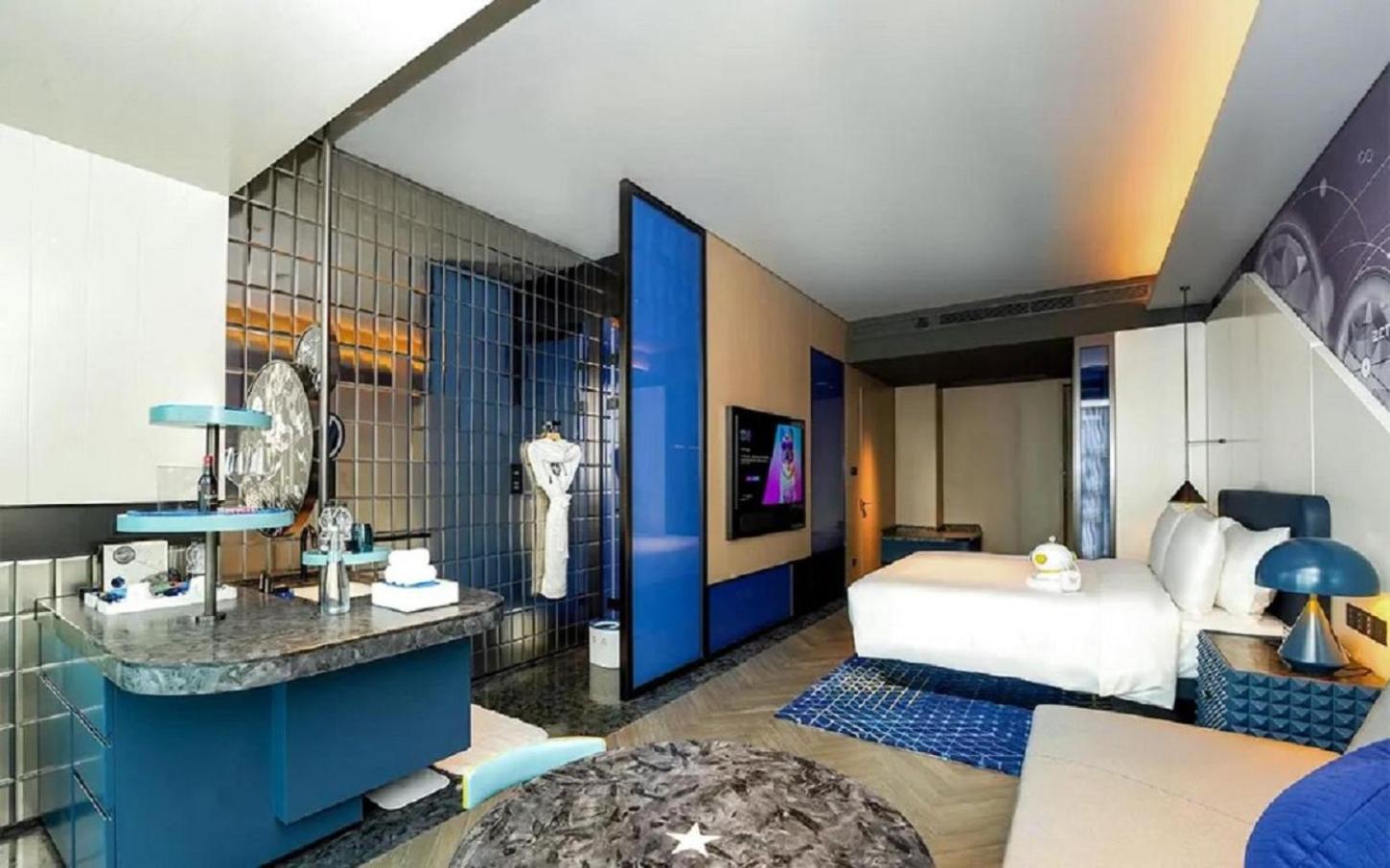 Spectacular King Room with City View