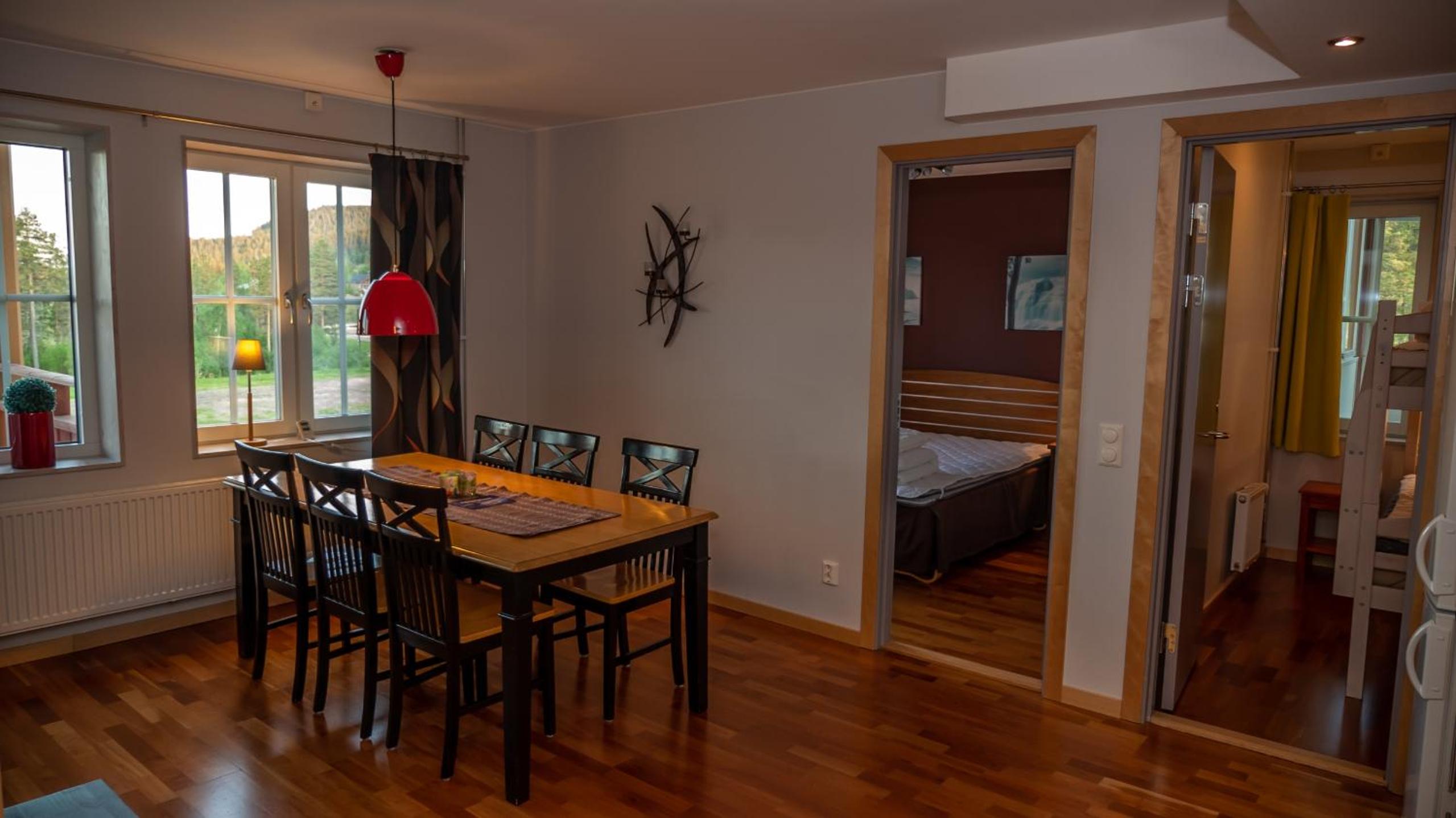 Apartment with Balcony - Photo 5