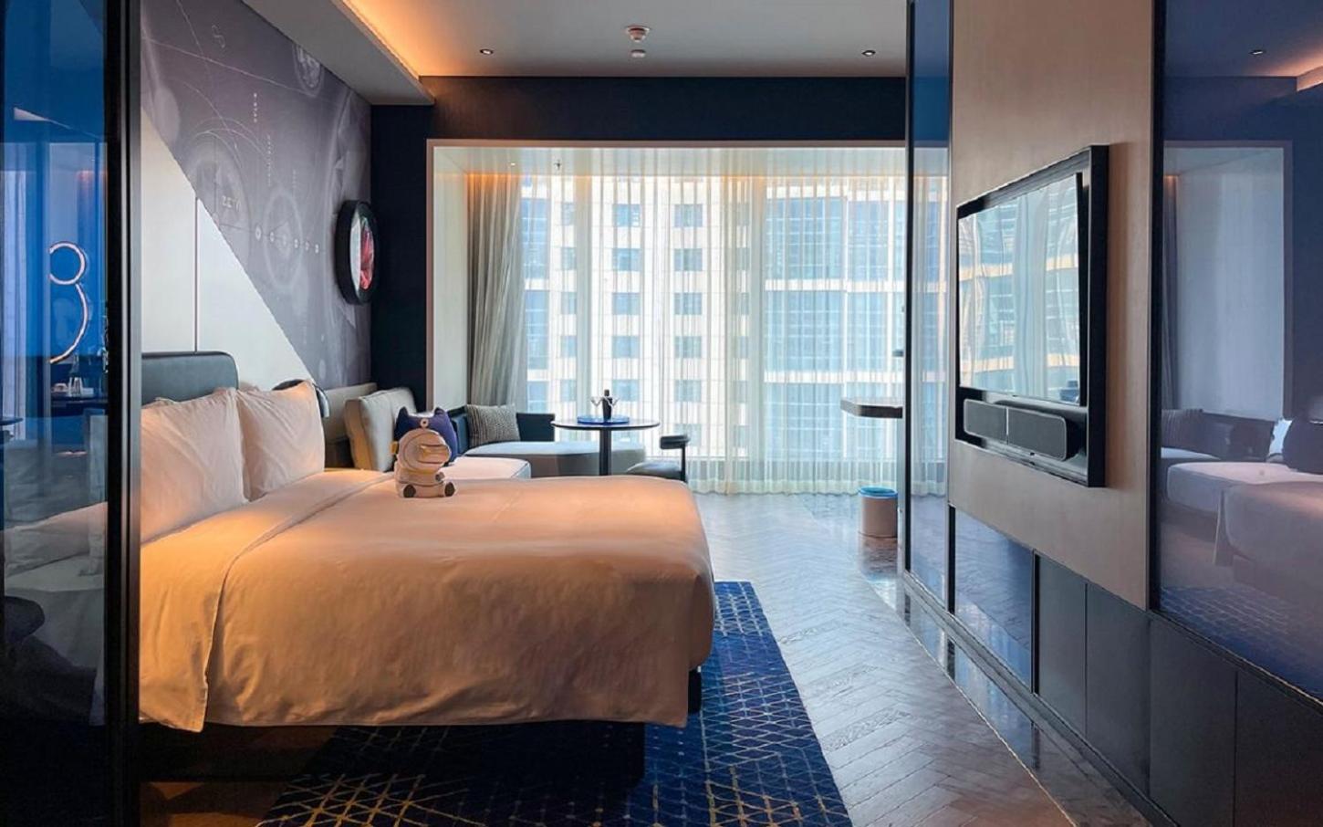 Cool Corner King Room with City View