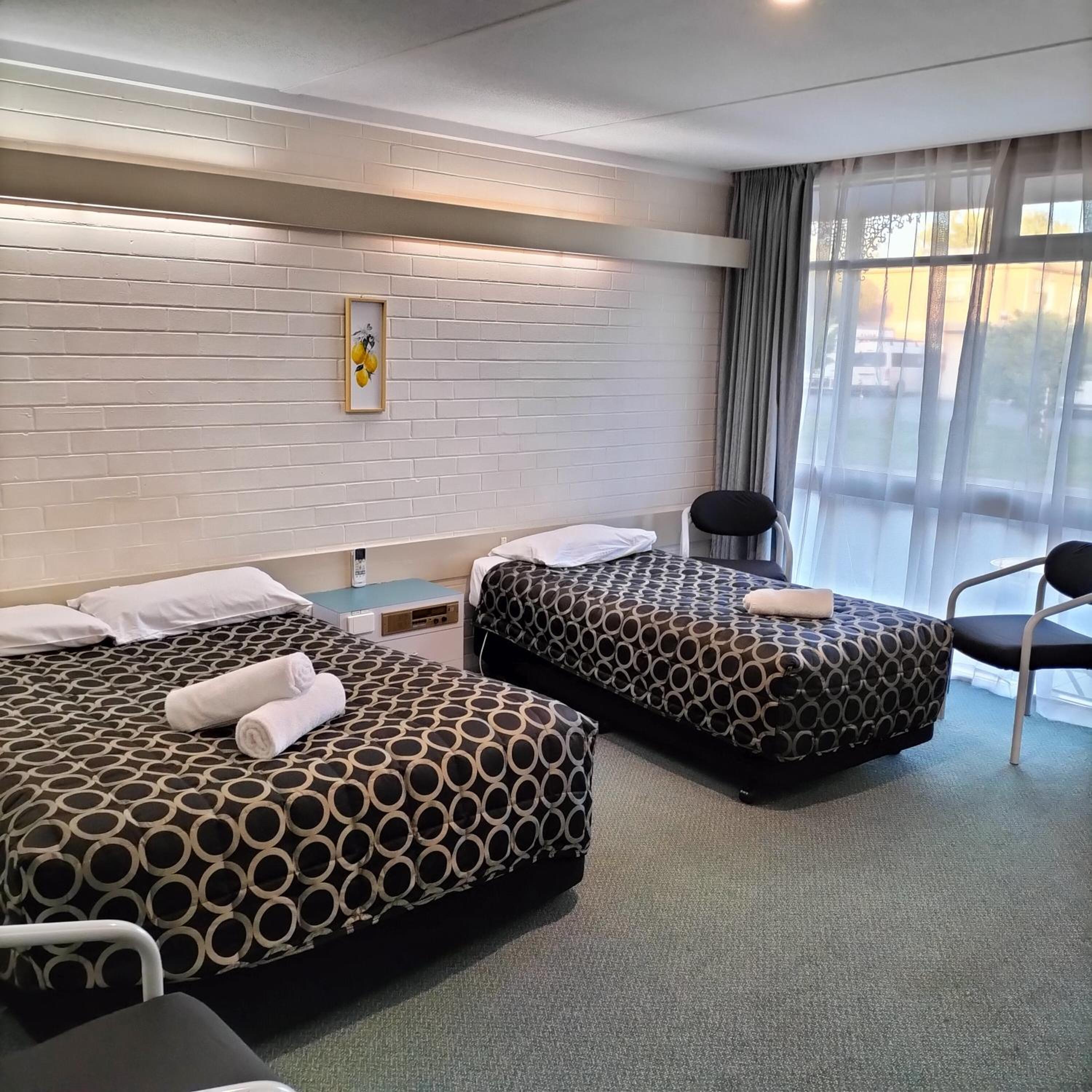 Deluxe Twin Room photo 3