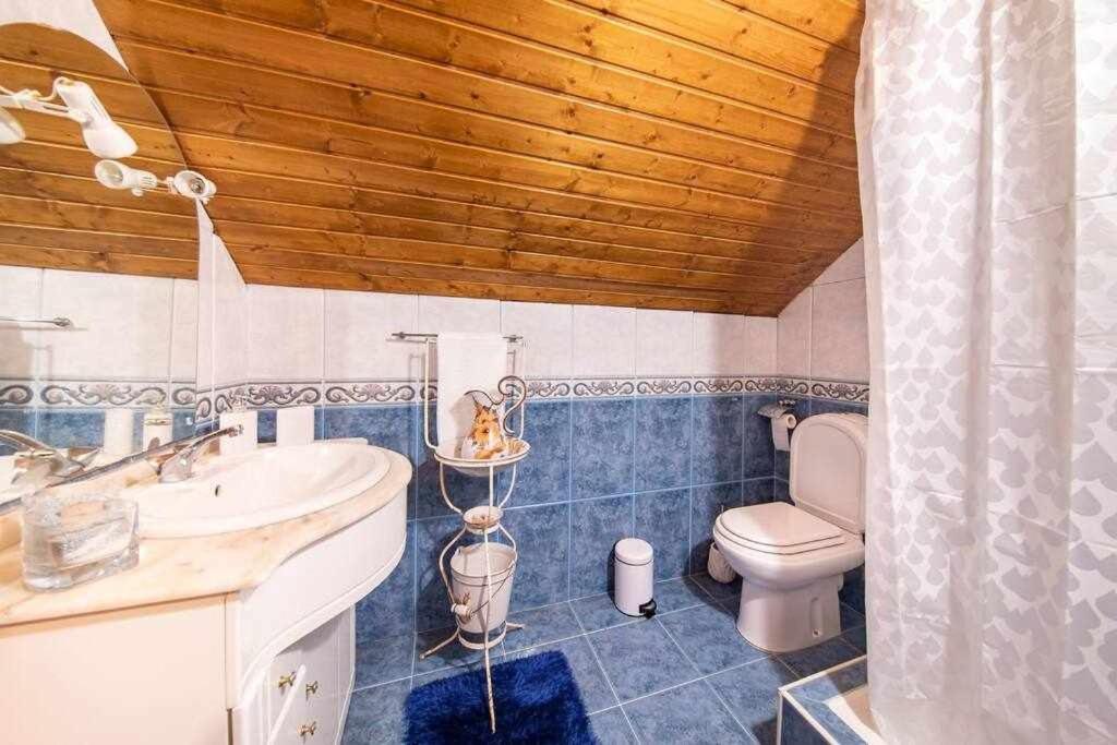 Three-Bedroom House photo 2