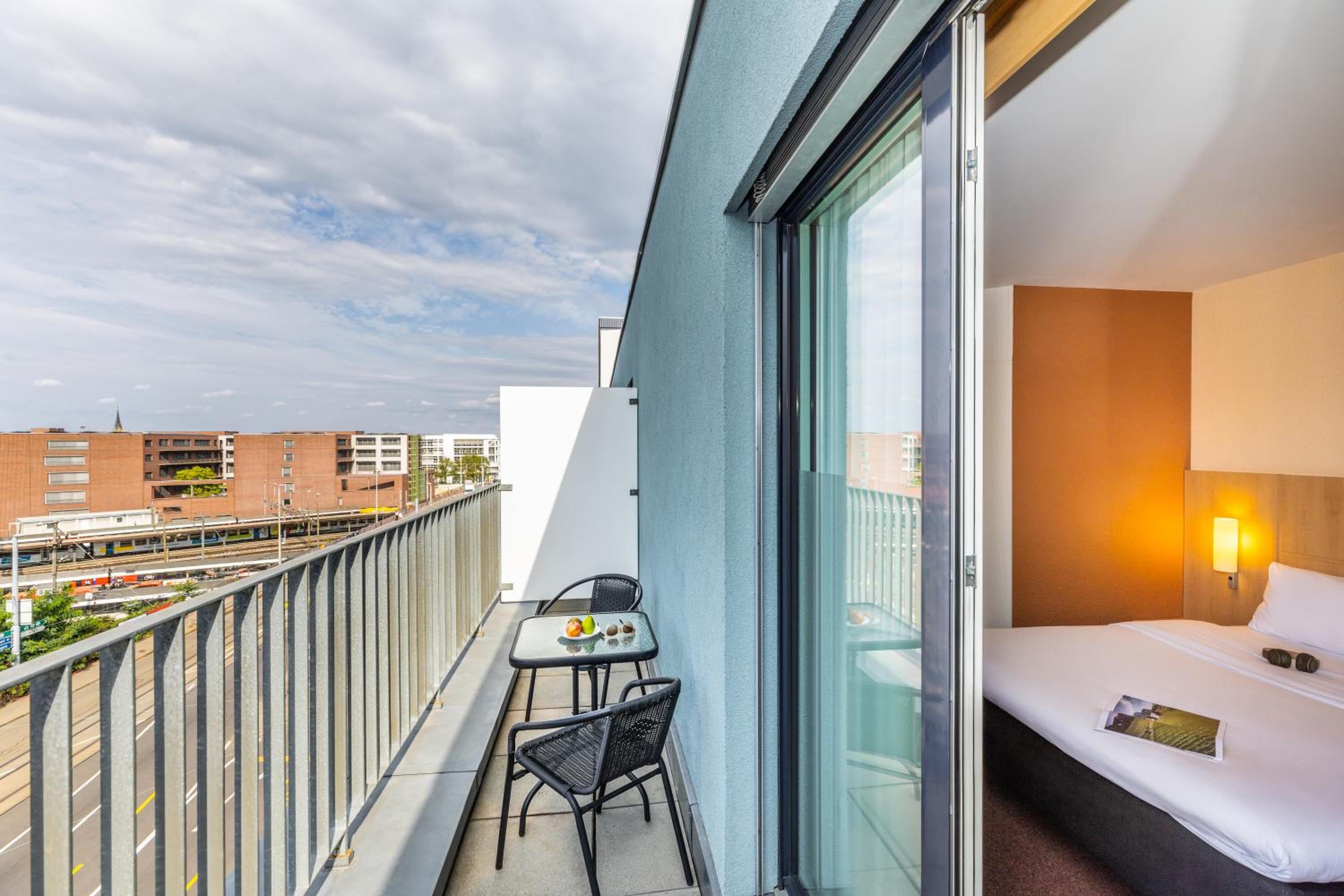 Panorama Double Room with Balcony - Photo 9