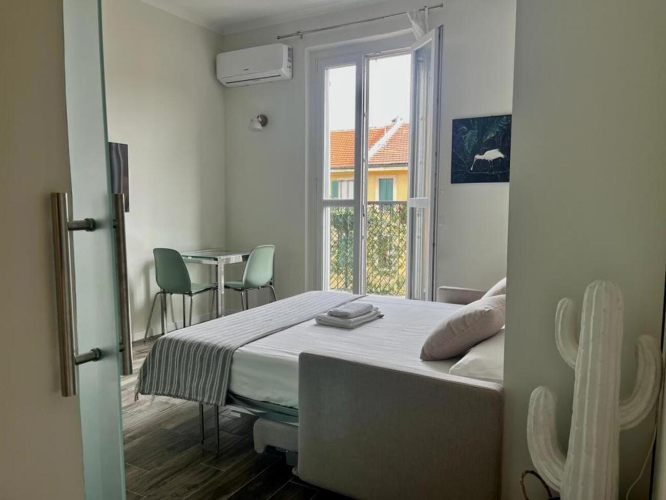 Superior One-Bedroom Apartment With Balcony