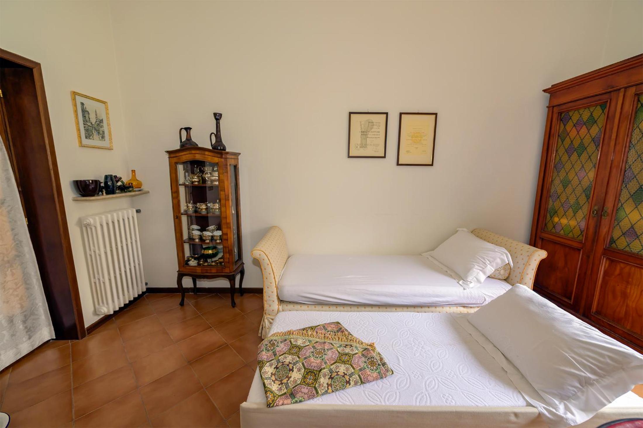 Three-Bedroom Apartment photo 1