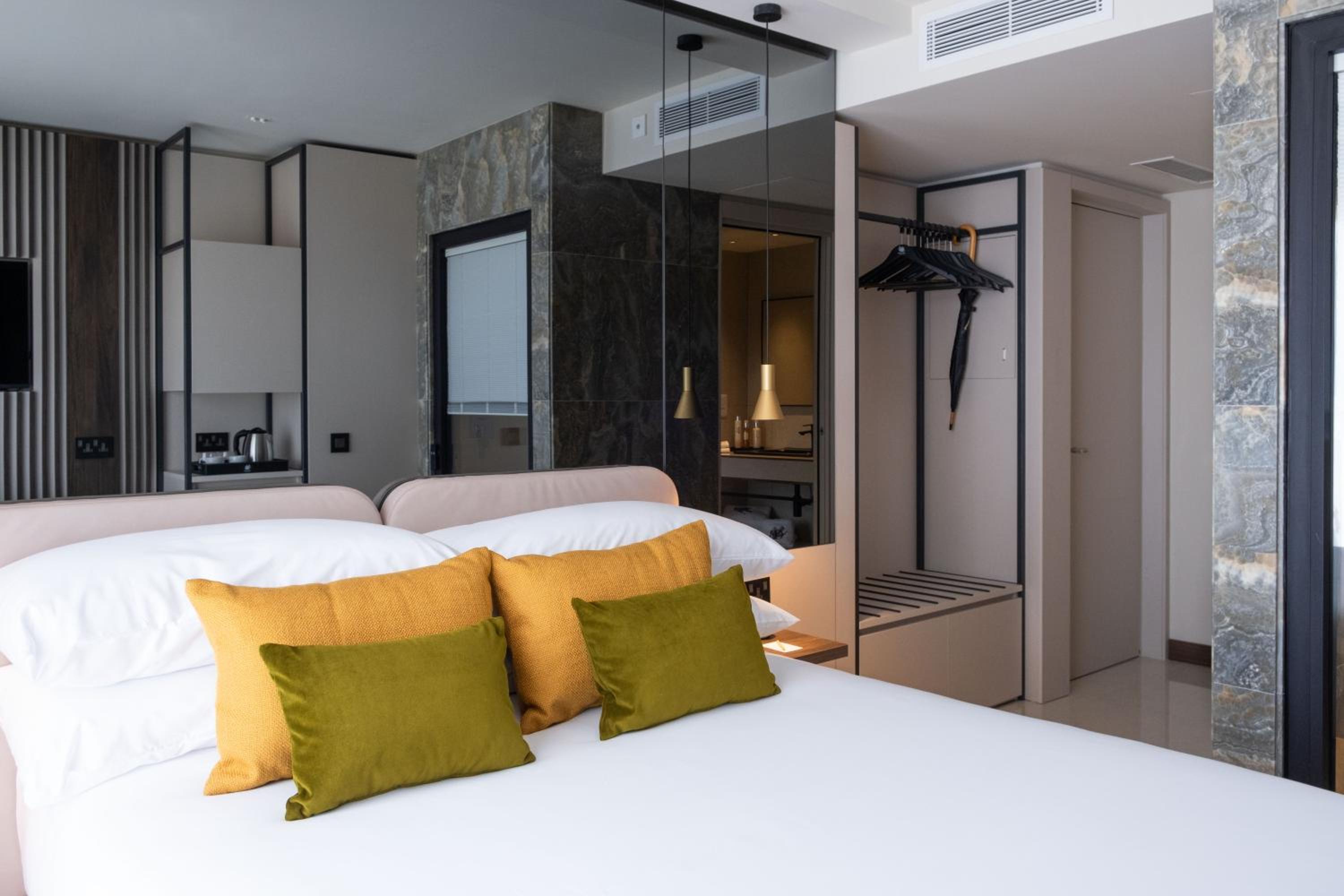  Superior Room with Sea View and Hot Tub - Photo 3