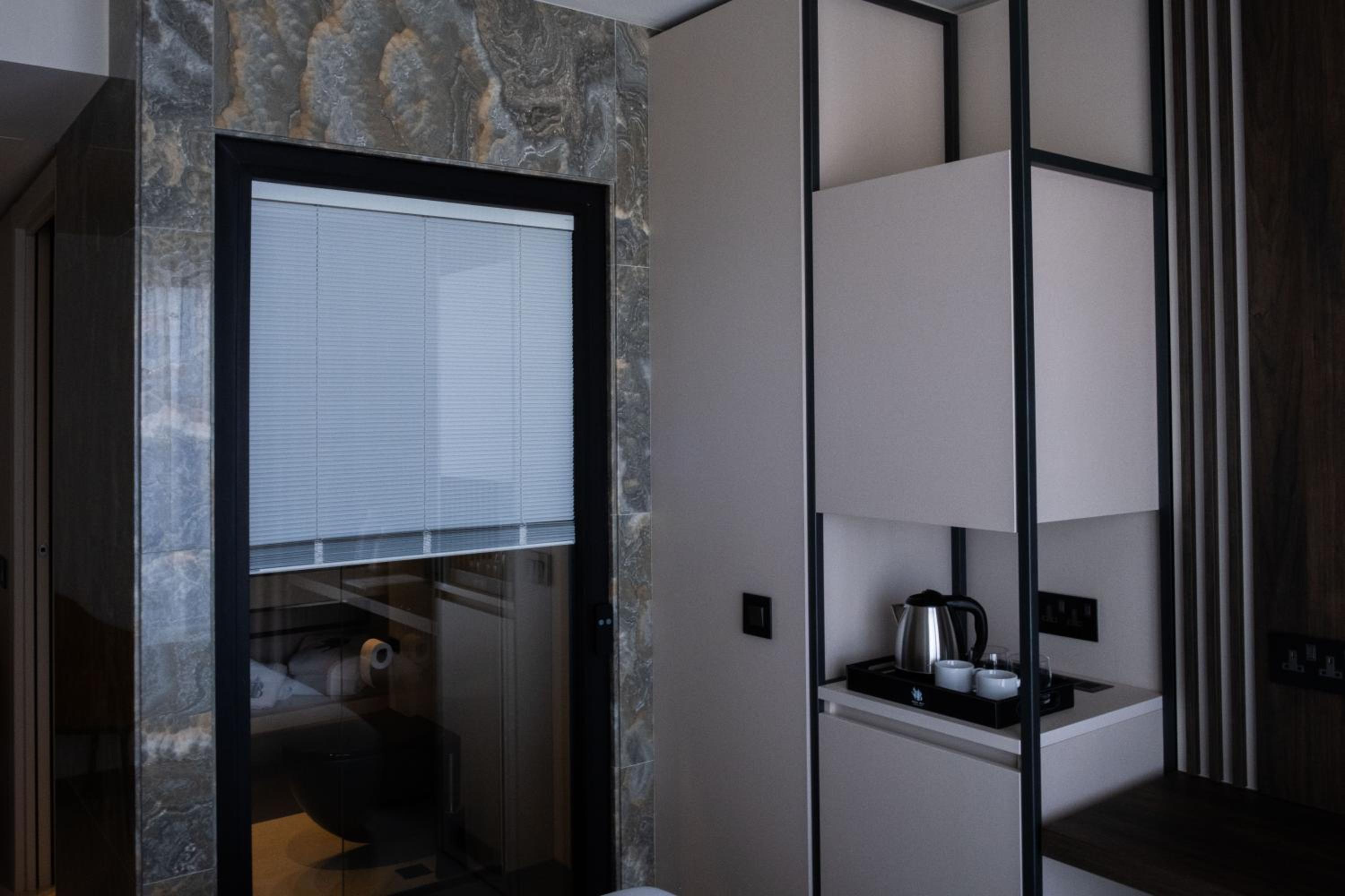 Superior Room with Sea View and Hot Tub - Photo 4