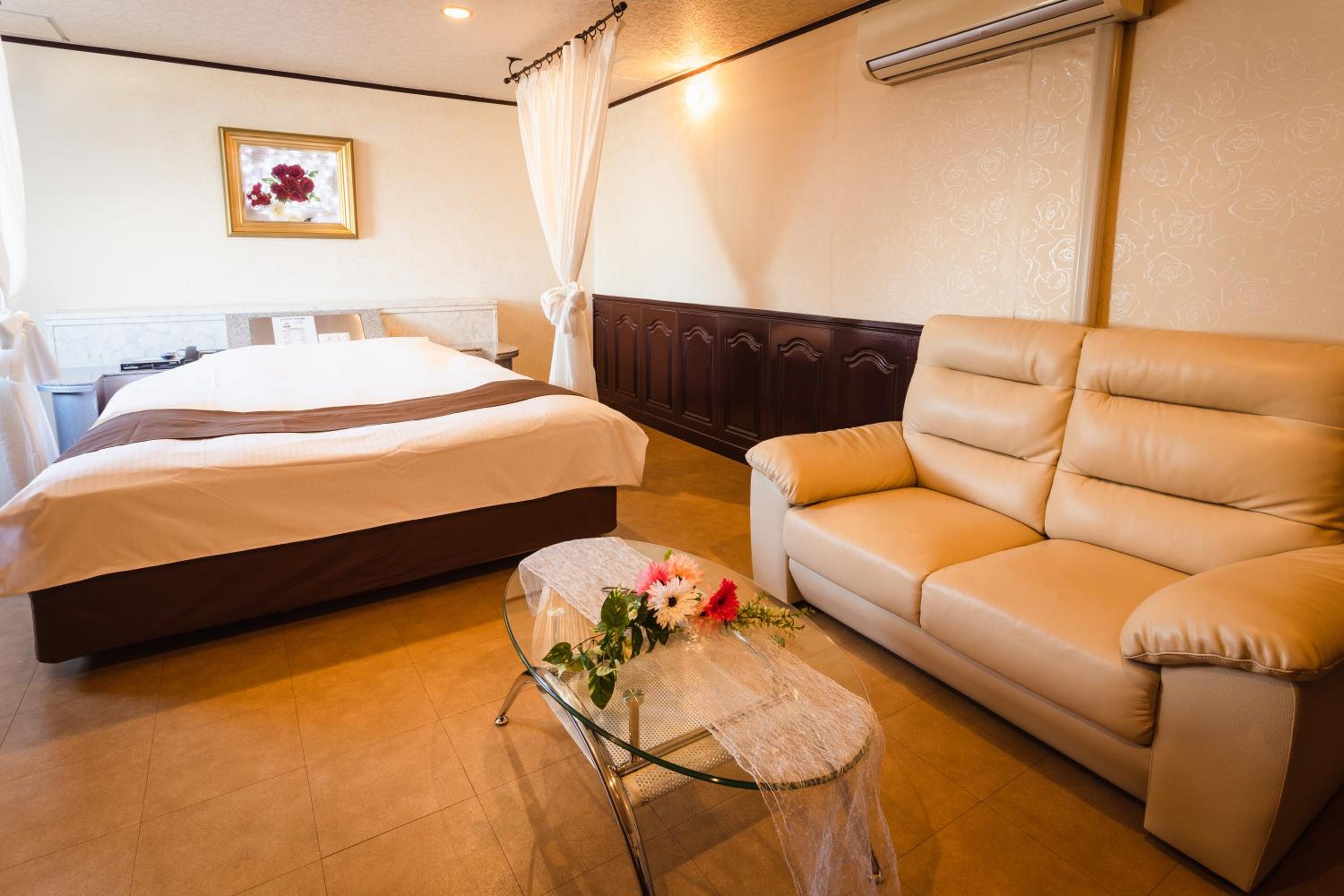Standard Double Room - Smoking - Photo 2