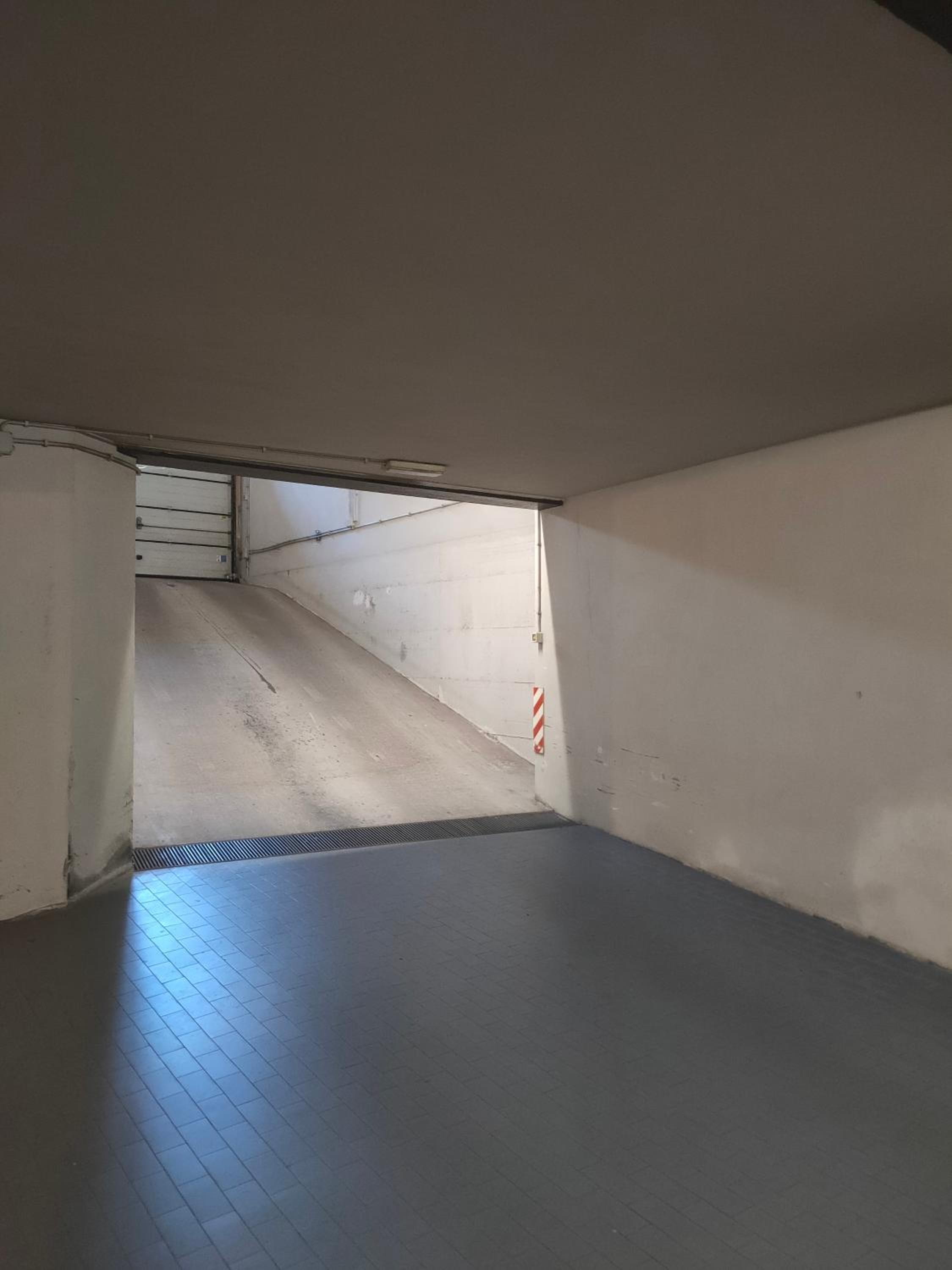 Apartment with Private Parking - Photo 4