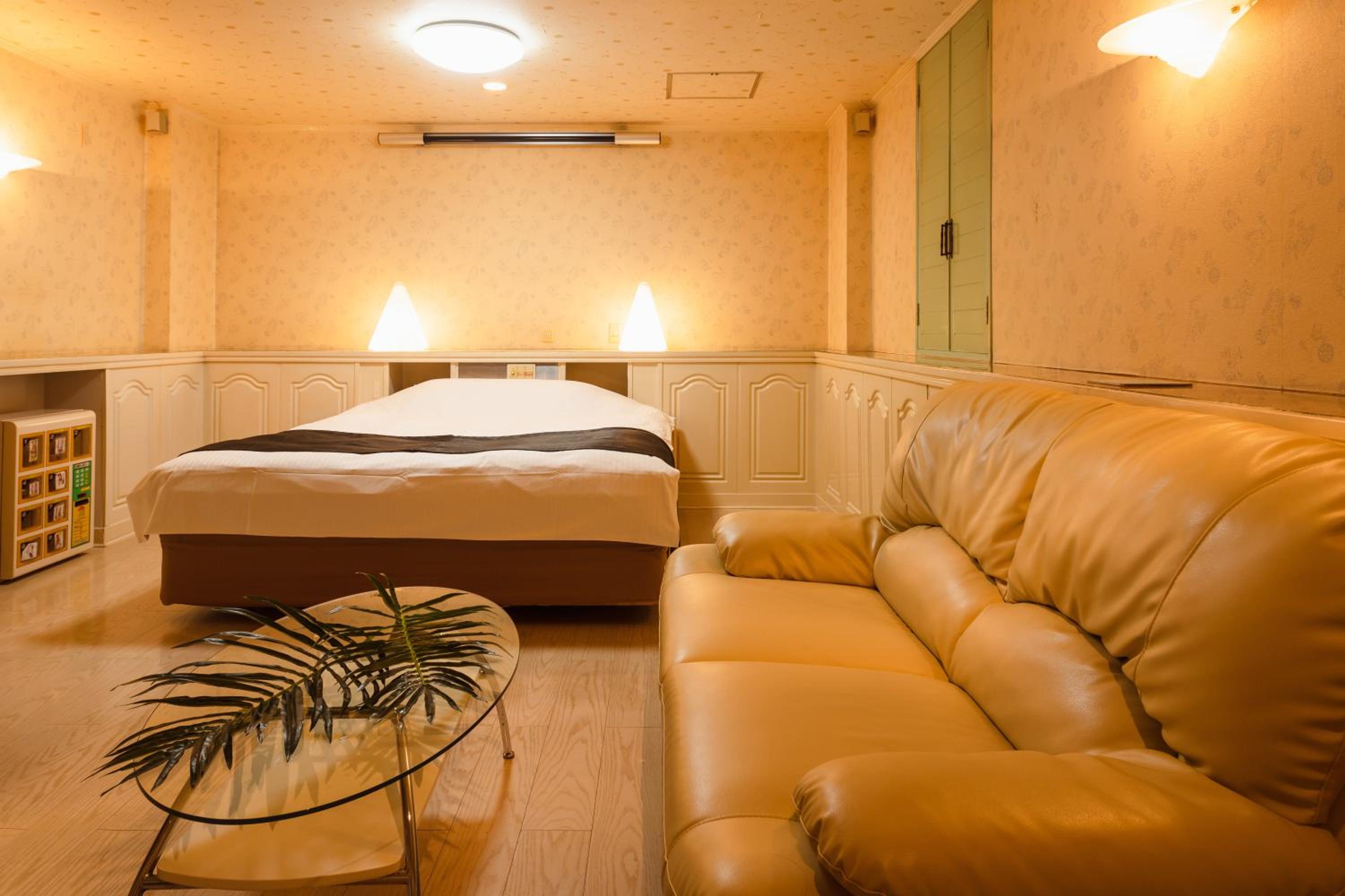 Standard Double Room - Smoking - Photo 4