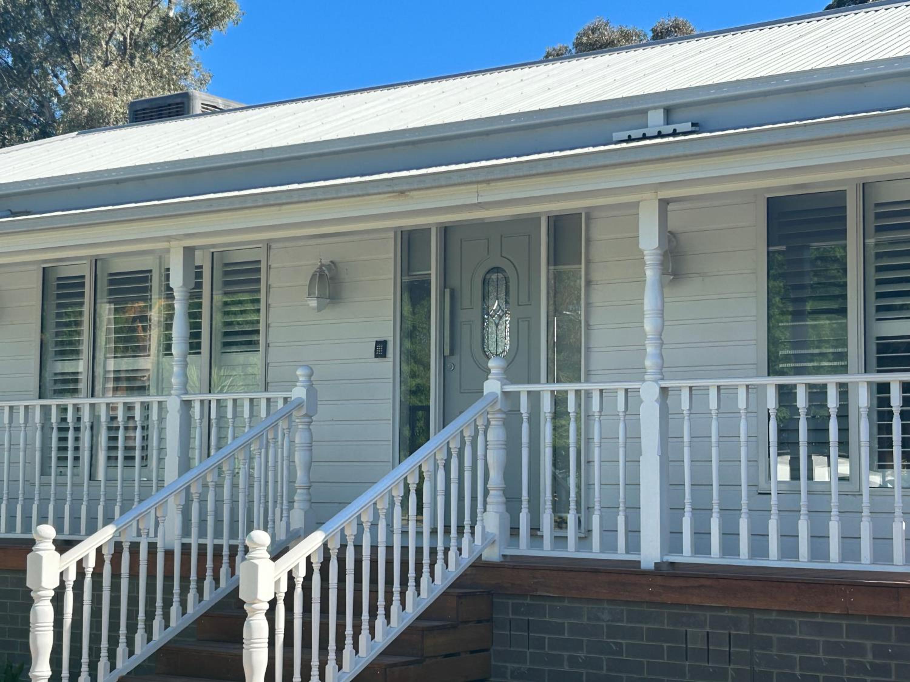 Three-Bedroom House photo 3