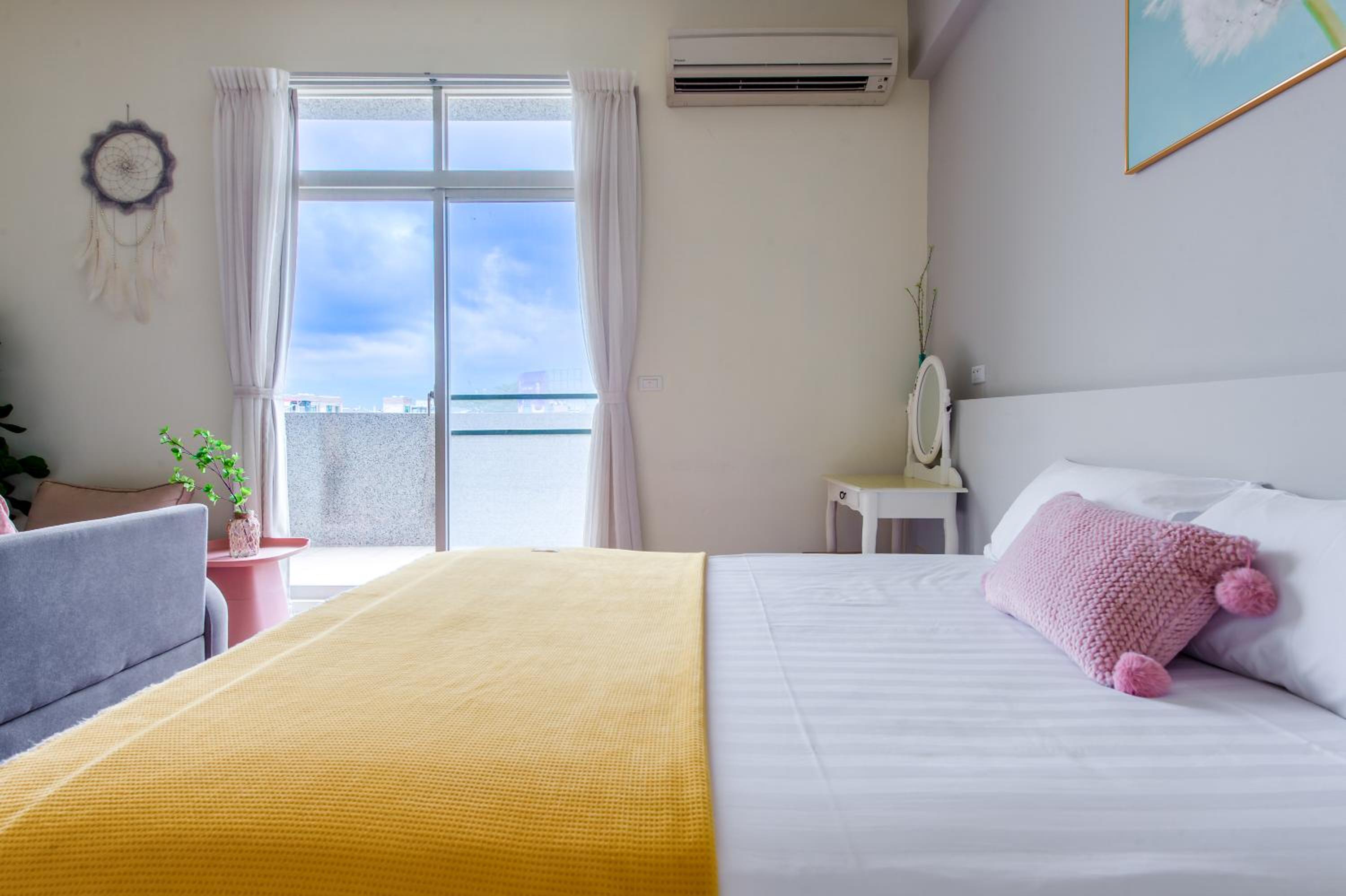 Deluxe Double Room with Balcony - Photo 14