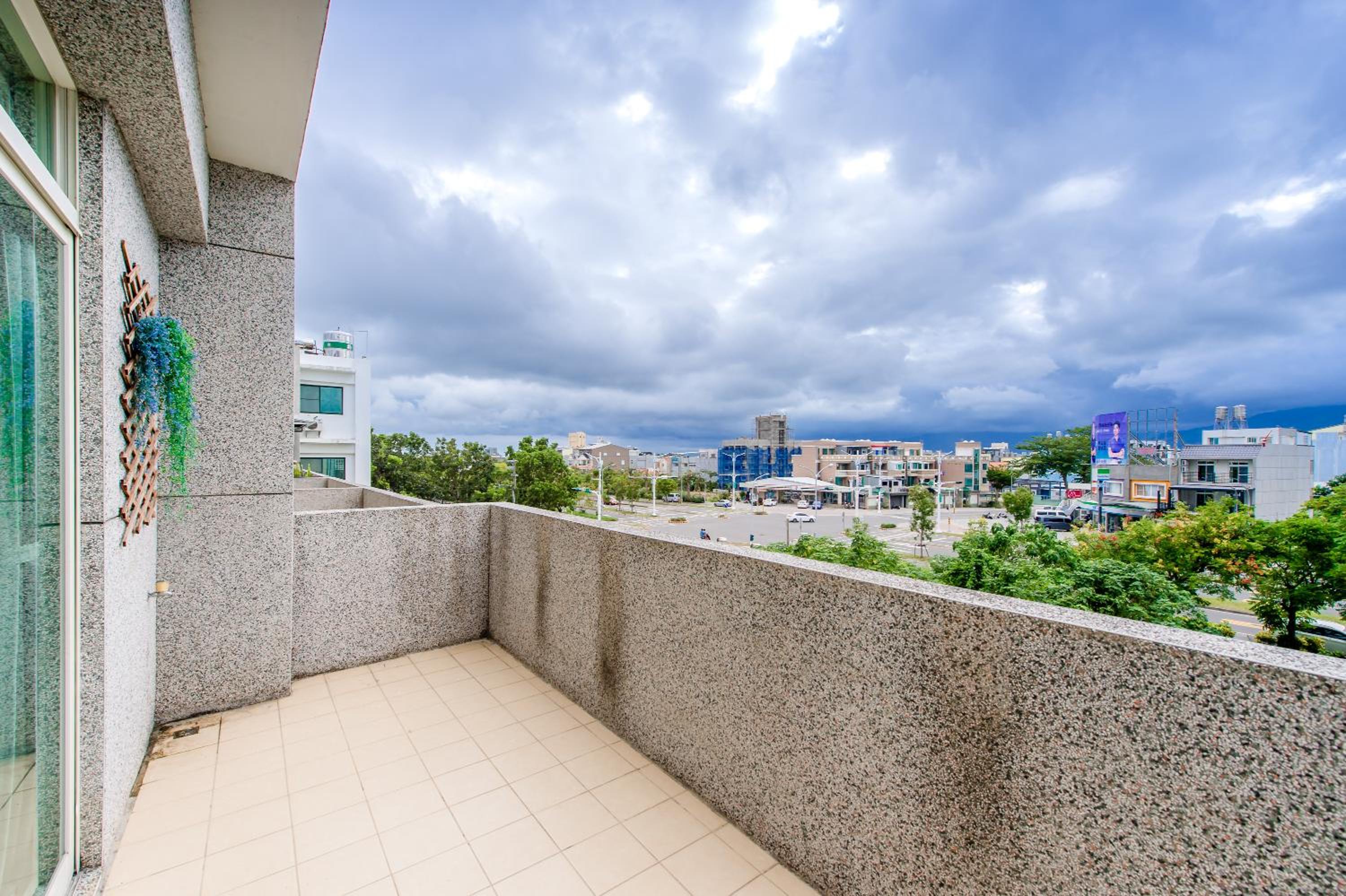 Deluxe Double Room with Balcony - Photo 19