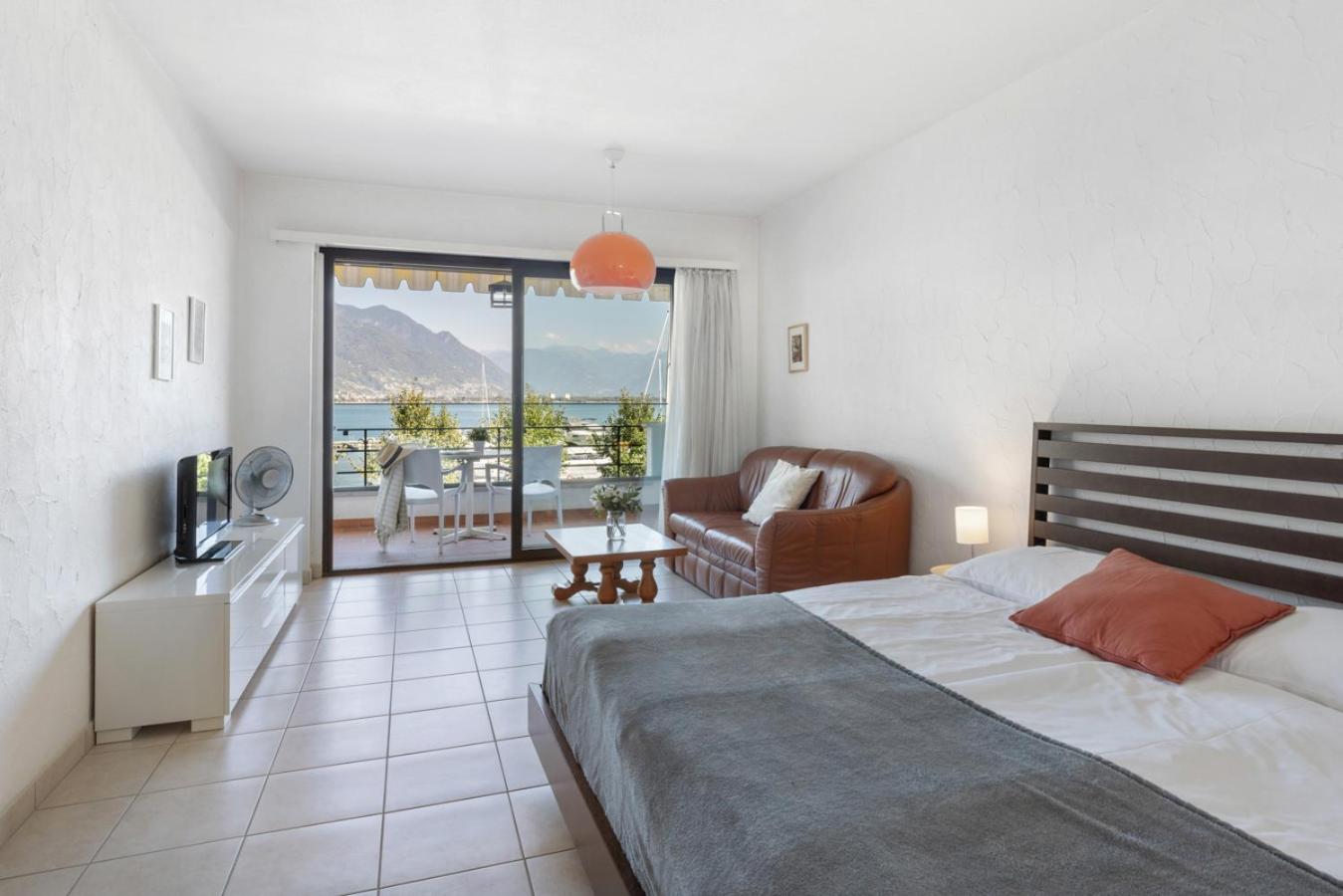 Junior Suite with Lake View