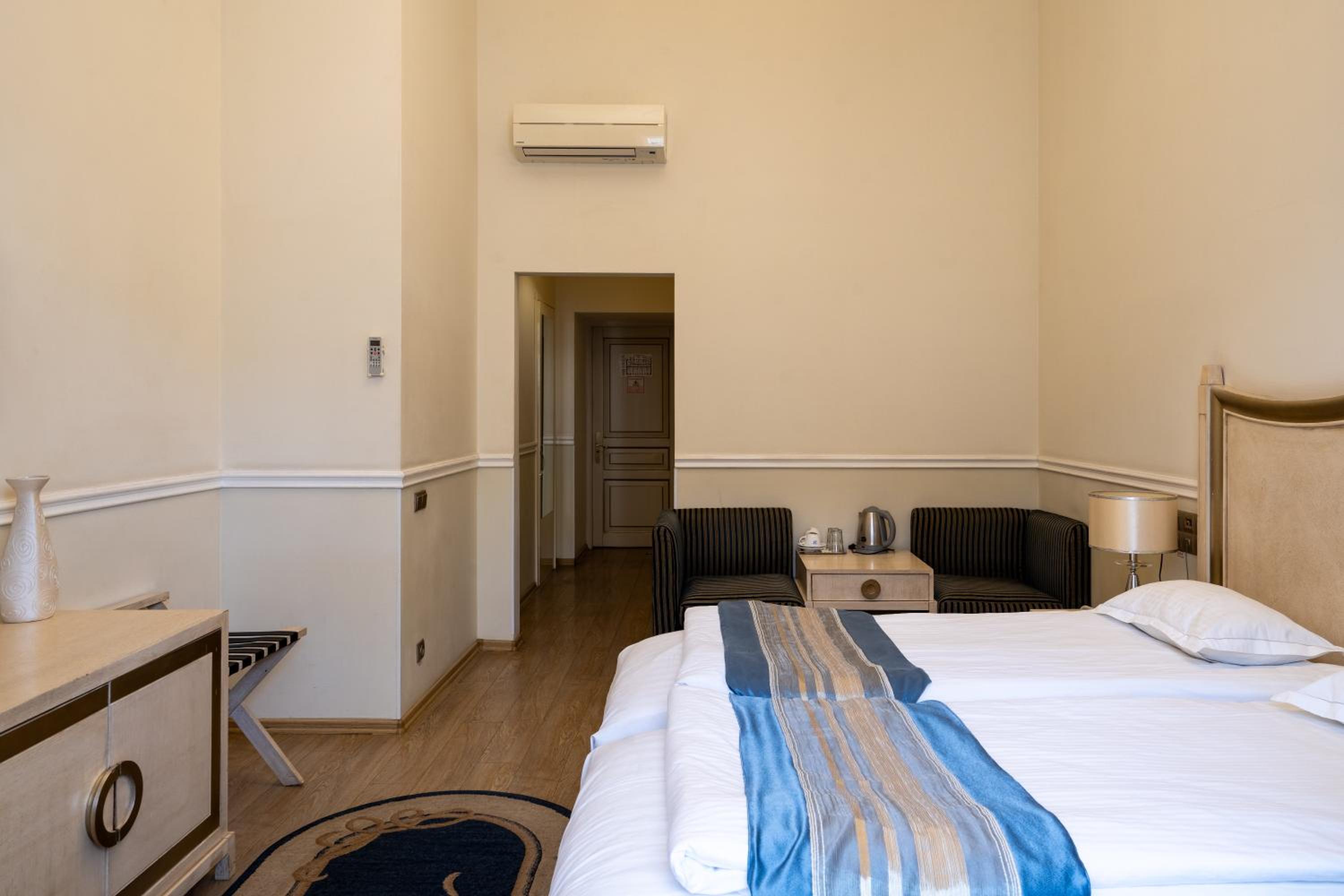 Standard Double or Twin Room with Balcony photo 2