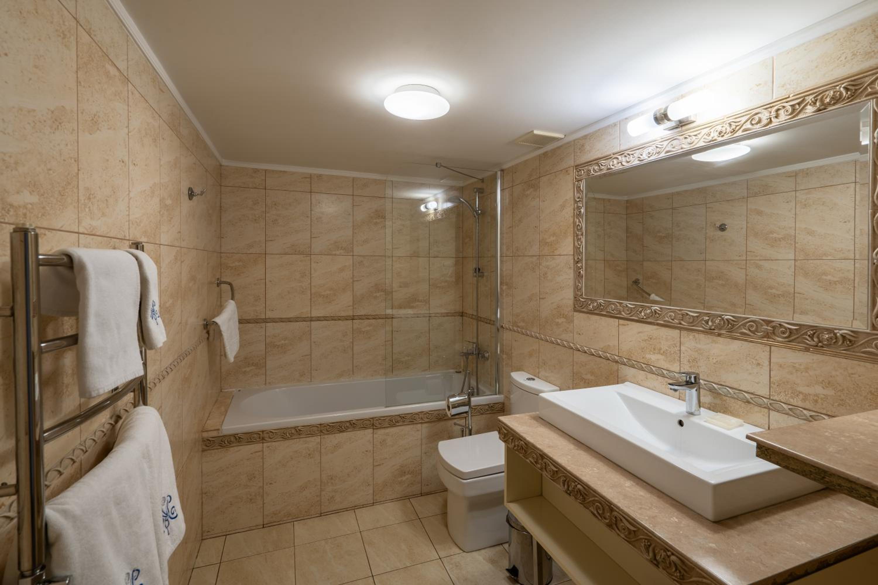 Apartment - Split Level photo 3