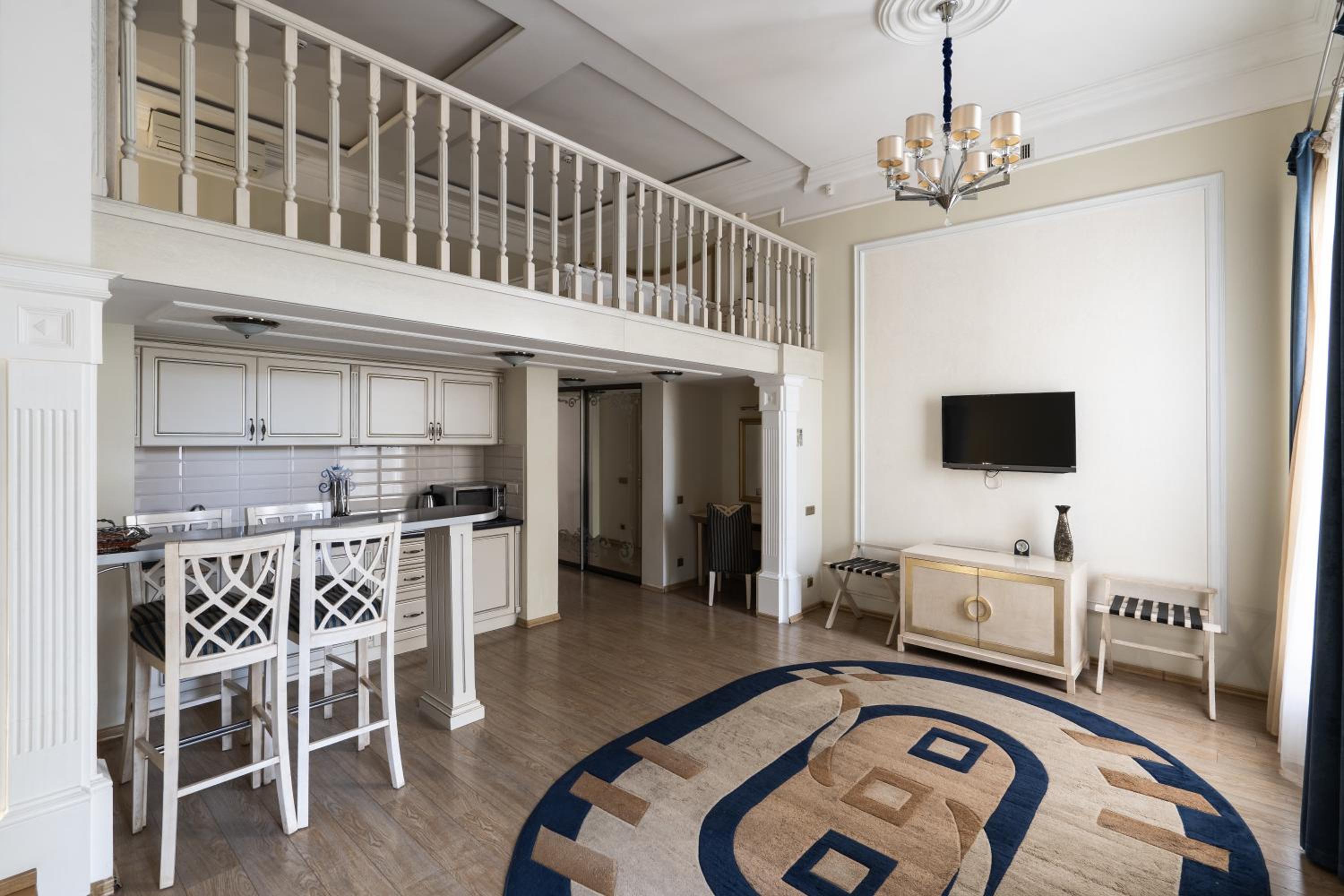Apartment - Split Level photo 2